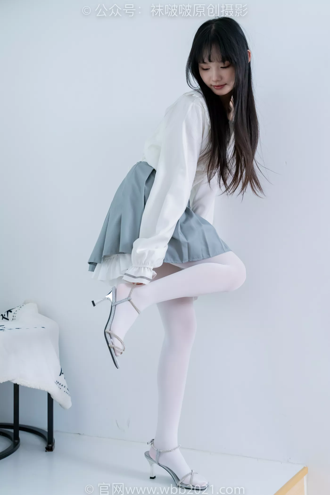 图片[15]-[BoBoSocks袜啵啵]NO.468 甜甜圈-高跟凉鞋、厚白丝、裸足、丝袜和裸足踩蓝莓剧情[150P] – 速更版-美库