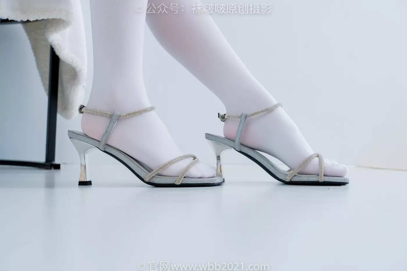 图片[17]-[BoBoSocks袜啵啵]NO.468 甜甜圈-高跟凉鞋、厚白丝、裸足、丝袜和裸足踩蓝莓剧情[150P] – 速更版-美库