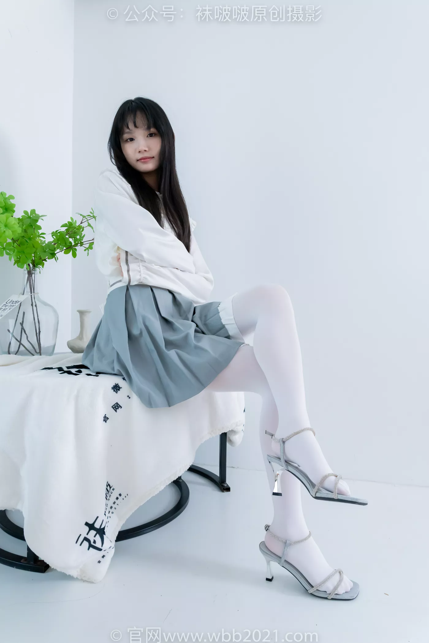 图片[22]-[BoBoSocks袜啵啵]NO.468 甜甜圈-高跟凉鞋、厚白丝、裸足、丝袜和裸足踩蓝莓剧情[150P] – 速更版-美库