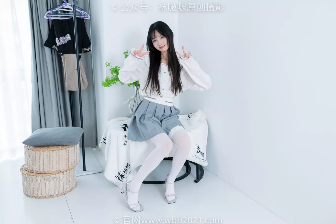 图片[25]-[BoBoSocks袜啵啵]NO.468 甜甜圈-高跟凉鞋、厚白丝、裸足、丝袜和裸足踩蓝莓剧情[150P] – 速更版-美库