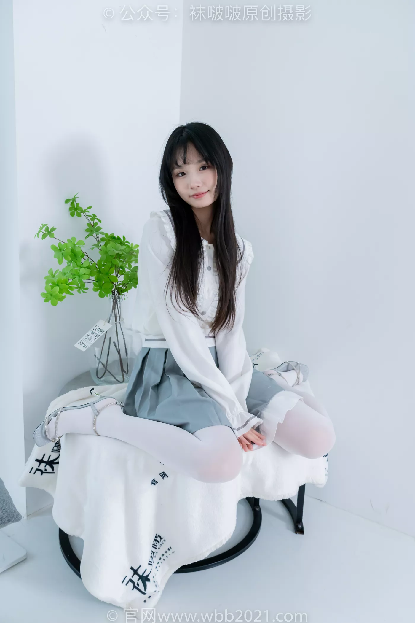 图片[27]-[BoBoSocks袜啵啵]NO.468 甜甜圈-高跟凉鞋、厚白丝、裸足、丝袜和裸足踩蓝莓剧情[150P] – 速更版-美库