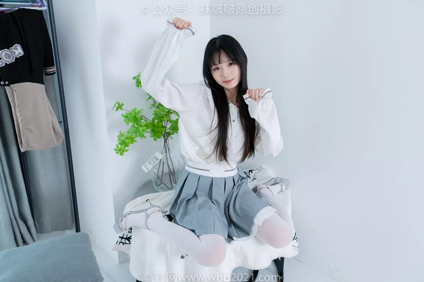 图片[29]-[BoBoSocks袜啵啵]NO.468 甜甜圈-高跟凉鞋、厚白丝、裸足、丝袜和裸足踩蓝莓剧情[150P] – 速更版-美库