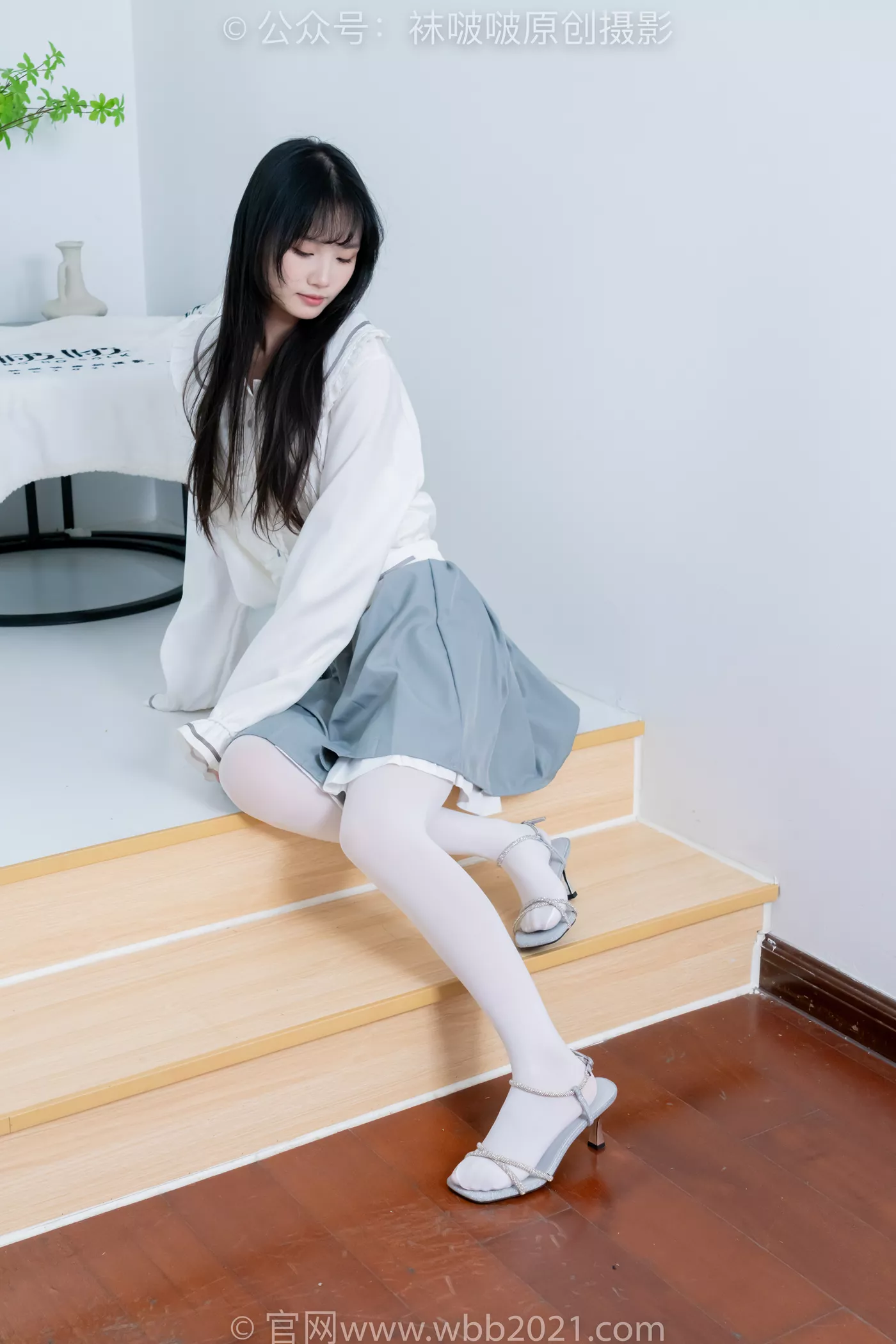 图片[34]-[BoBoSocks袜啵啵]NO.468 甜甜圈-高跟凉鞋、厚白丝、裸足、丝袜和裸足踩蓝莓剧情[150P] – 速更版-美库