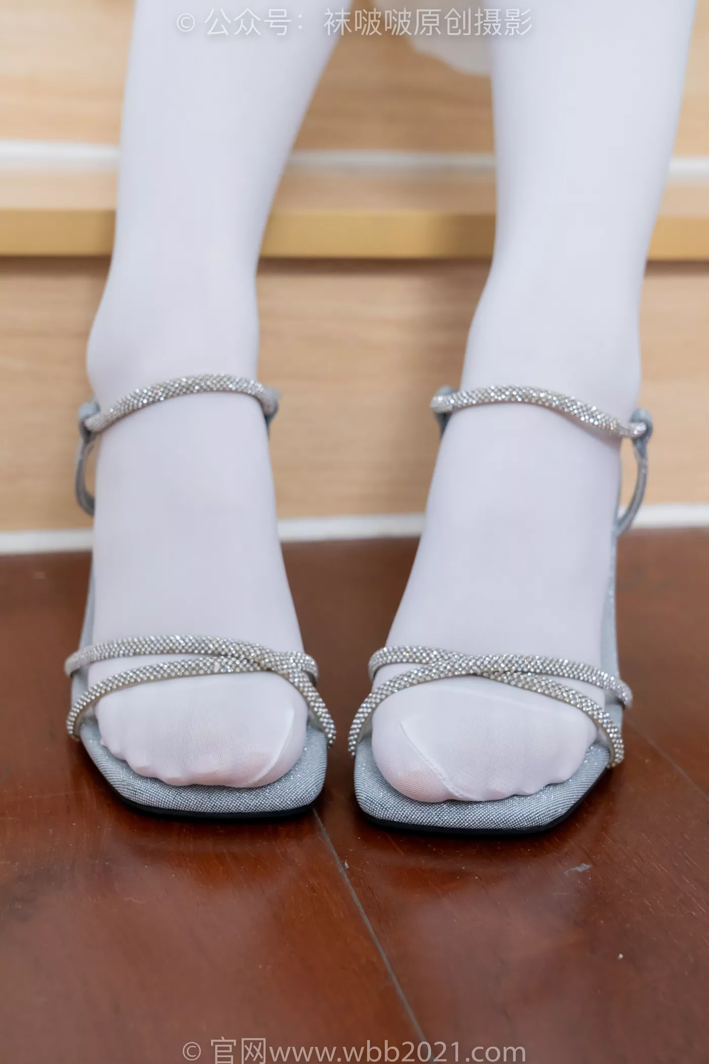 图片[42]-[BoBoSocks袜啵啵]NO.468 甜甜圈-高跟凉鞋、厚白丝、裸足、丝袜和裸足踩蓝莓剧情[150P] – 速更版-美库