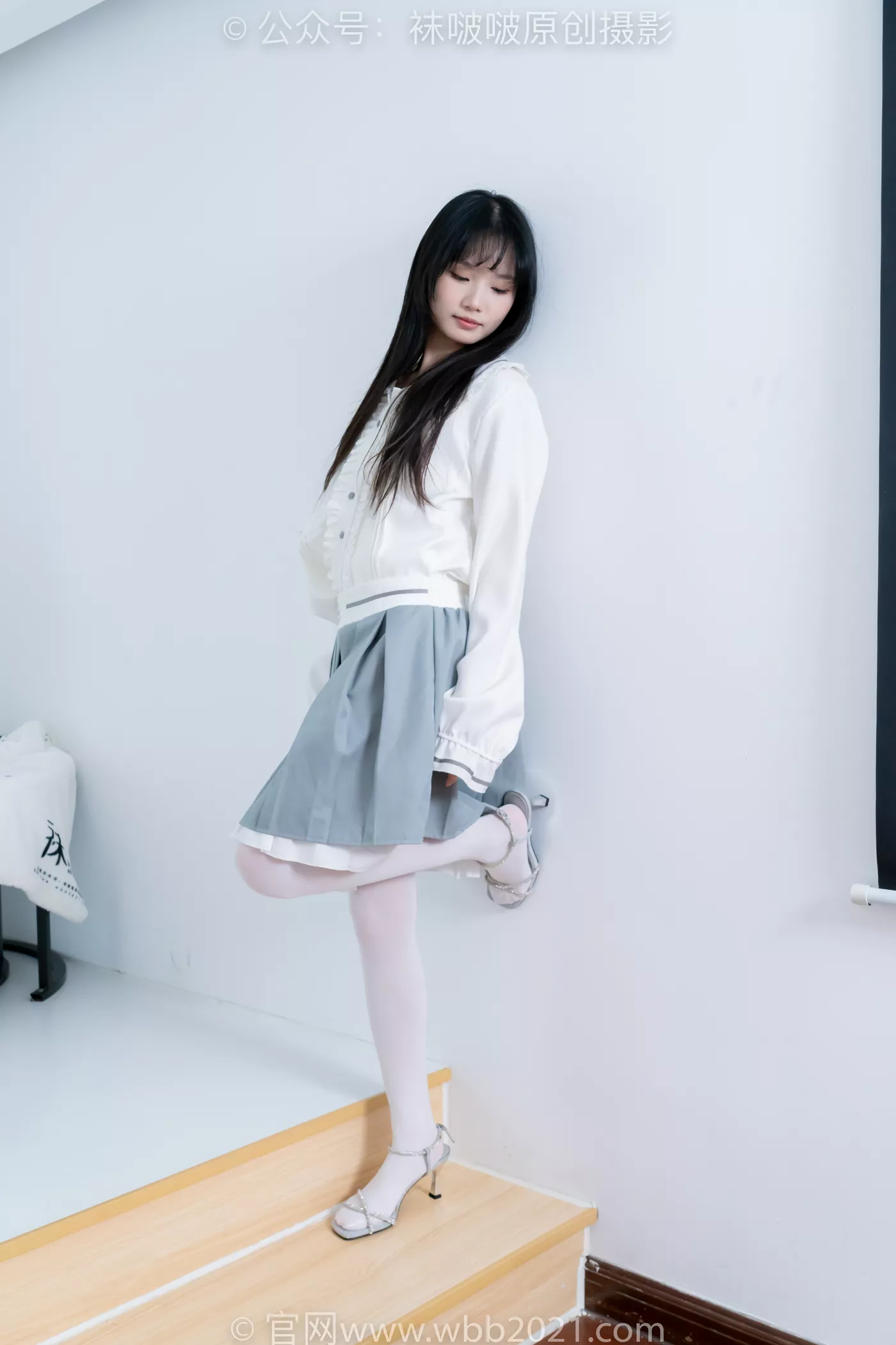 图片[45]-[BoBoSocks袜啵啵]NO.468 甜甜圈-高跟凉鞋、厚白丝、裸足、丝袜和裸足踩蓝莓剧情[150P] – 速更版-美库