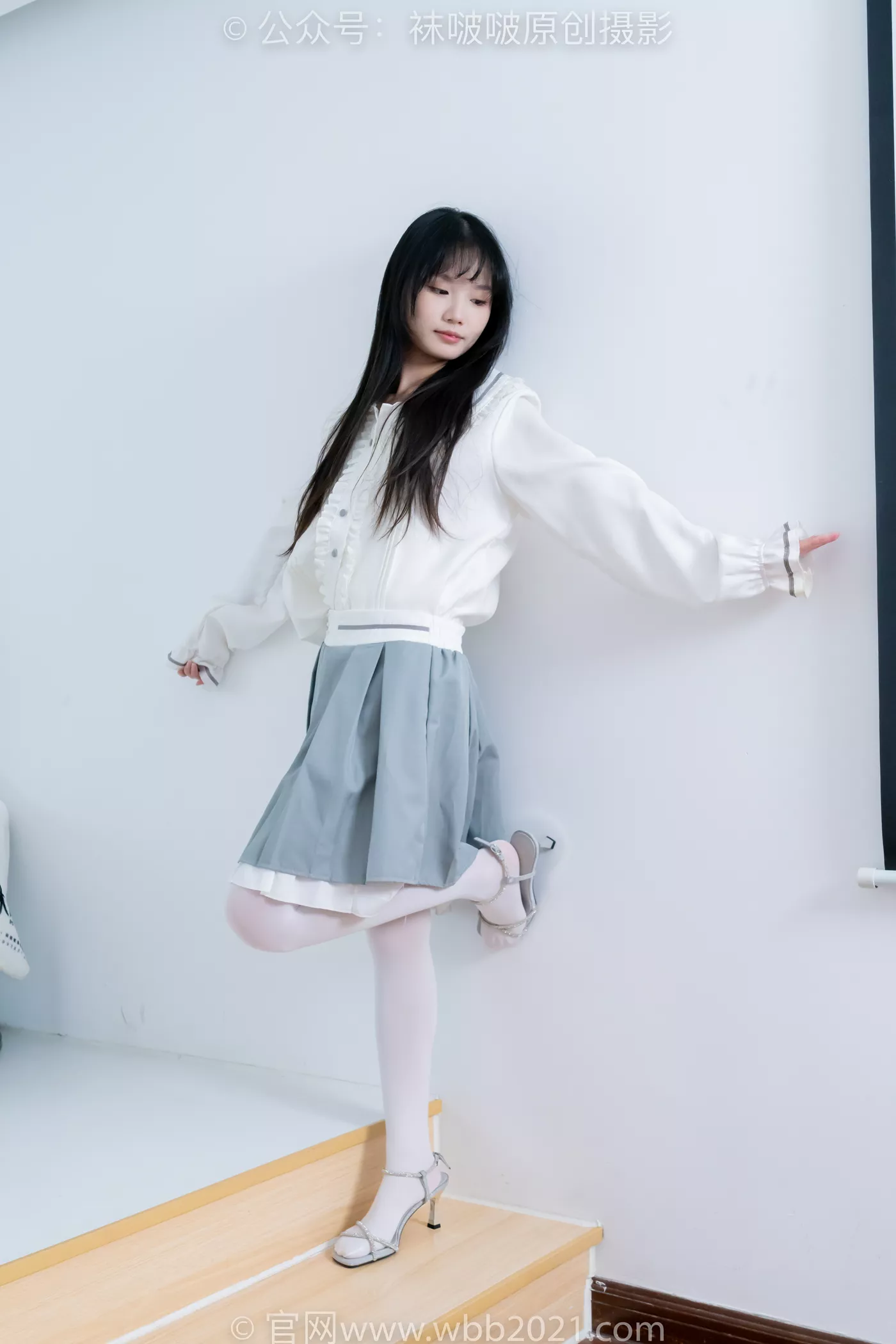 图片[46]-[BoBoSocks袜啵啵]NO.468 甜甜圈-高跟凉鞋、厚白丝、裸足、丝袜和裸足踩蓝莓剧情[150P] – 速更版-美库