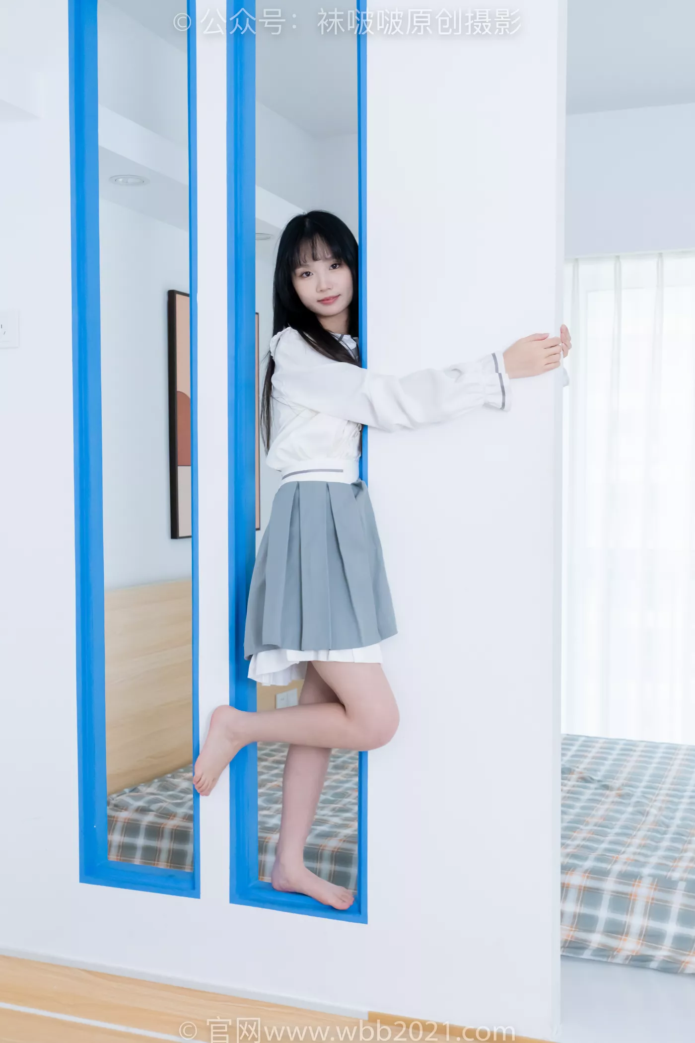 图片[95]-[BoBoSocks袜啵啵]NO.468 甜甜圈-高跟凉鞋、厚白丝、裸足、丝袜和裸足踩蓝莓剧情[150P] – 速更版-美库