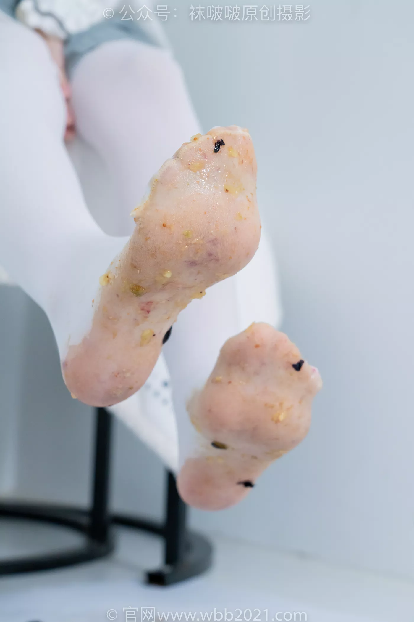 图片[149]-[BoBoSocks袜啵啵]NO.468 甜甜圈-高跟凉鞋、厚白丝、裸足、丝袜和裸足踩蓝莓剧情[150P] – 速更版-美库