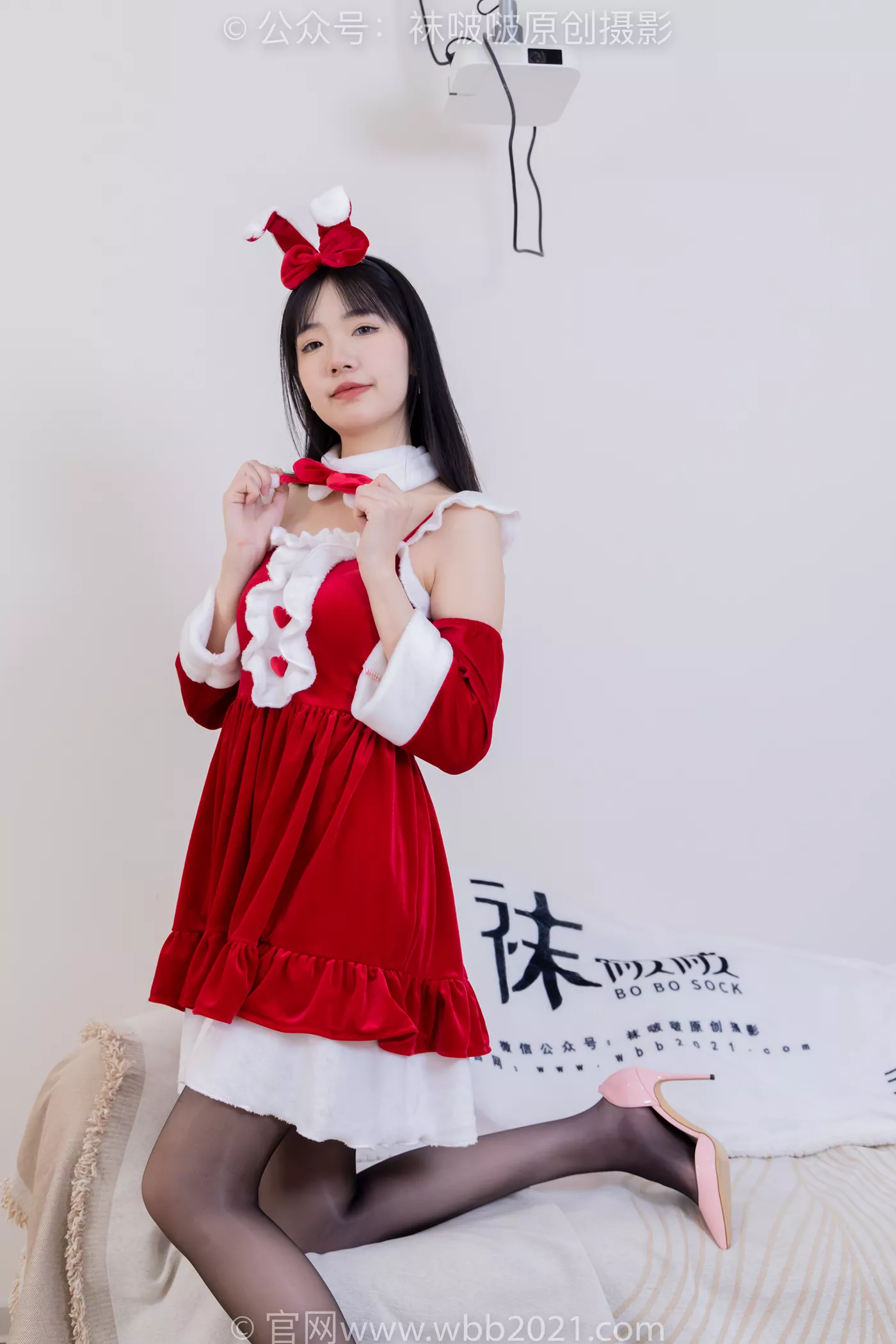 图片[10]-[BoBoSocks袜啵啵]NO.469 小甜豆-高跟鞋、油亮白丝、油亮肉丝、油亮黑丝、小甜豆手写祝福圣诞牌剧情[100P] – 速更版-美库