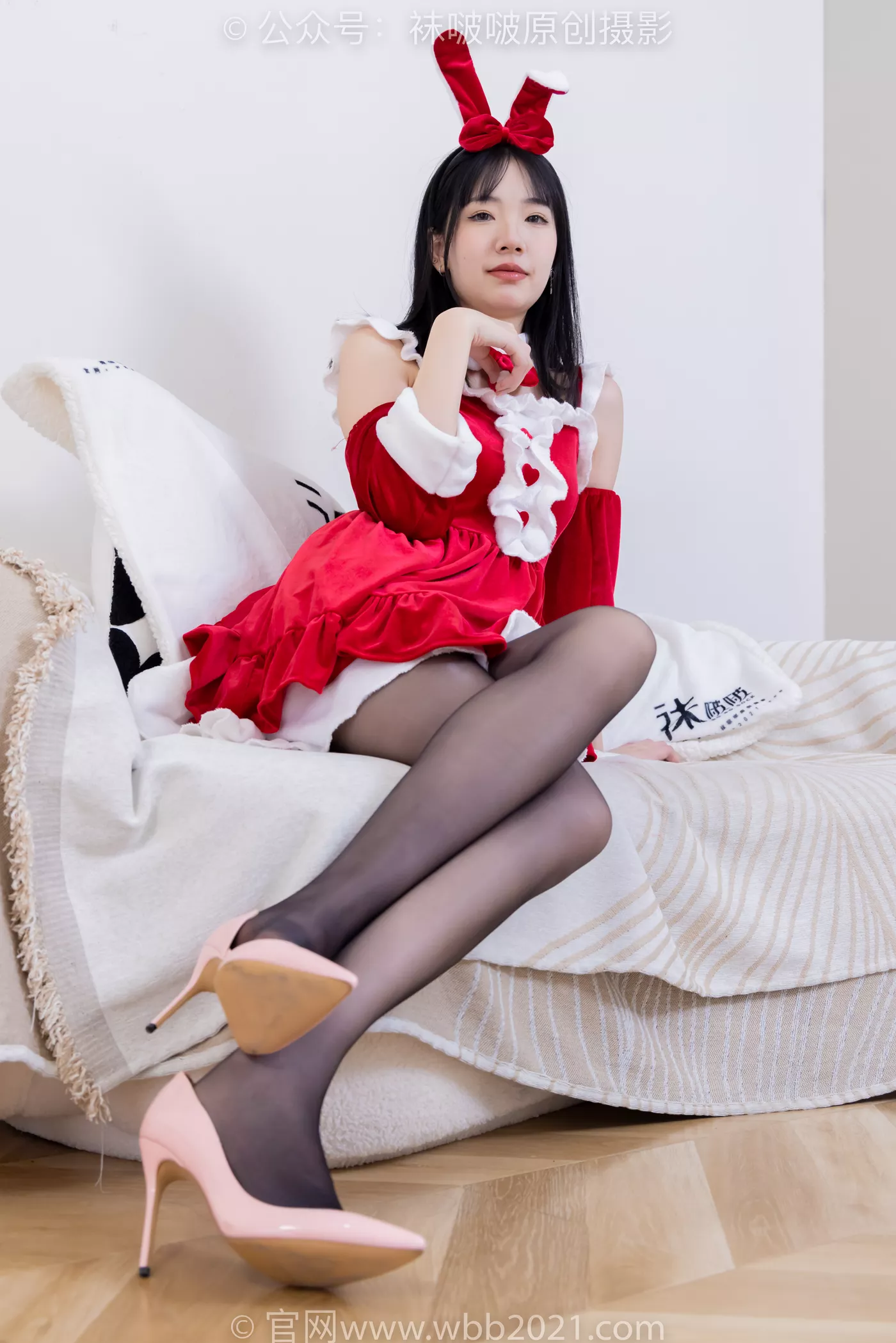 图片[15]-[BoBoSocks袜啵啵]NO.469 小甜豆-高跟鞋、油亮白丝、油亮肉丝、油亮黑丝、小甜豆手写祝福圣诞牌剧情[100P] – 速更版-美库