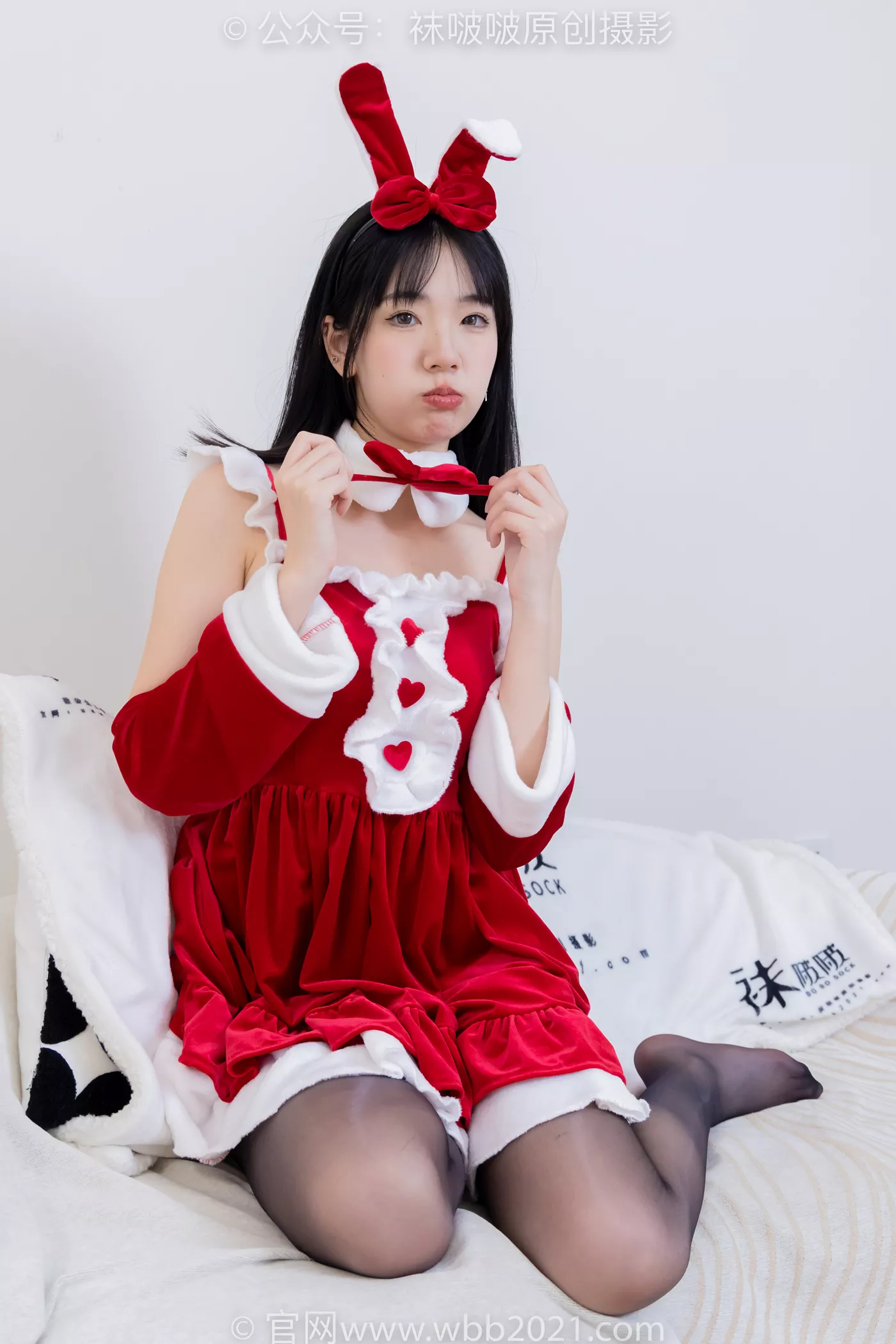 图片[22]-[BoBoSocks袜啵啵]NO.469 小甜豆-高跟鞋、油亮白丝、油亮肉丝、油亮黑丝、小甜豆手写祝福圣诞牌剧情[100P] – 速更版-美库