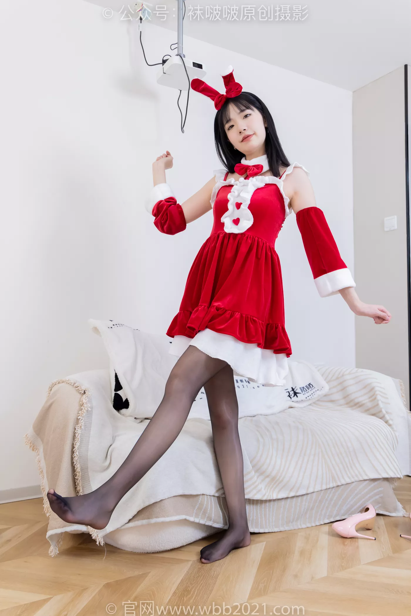 图片[23]-[BoBoSocks袜啵啵]NO.469 小甜豆-高跟鞋、油亮白丝、油亮肉丝、油亮黑丝、小甜豆手写祝福圣诞牌剧情[100P] – 速更版-美库