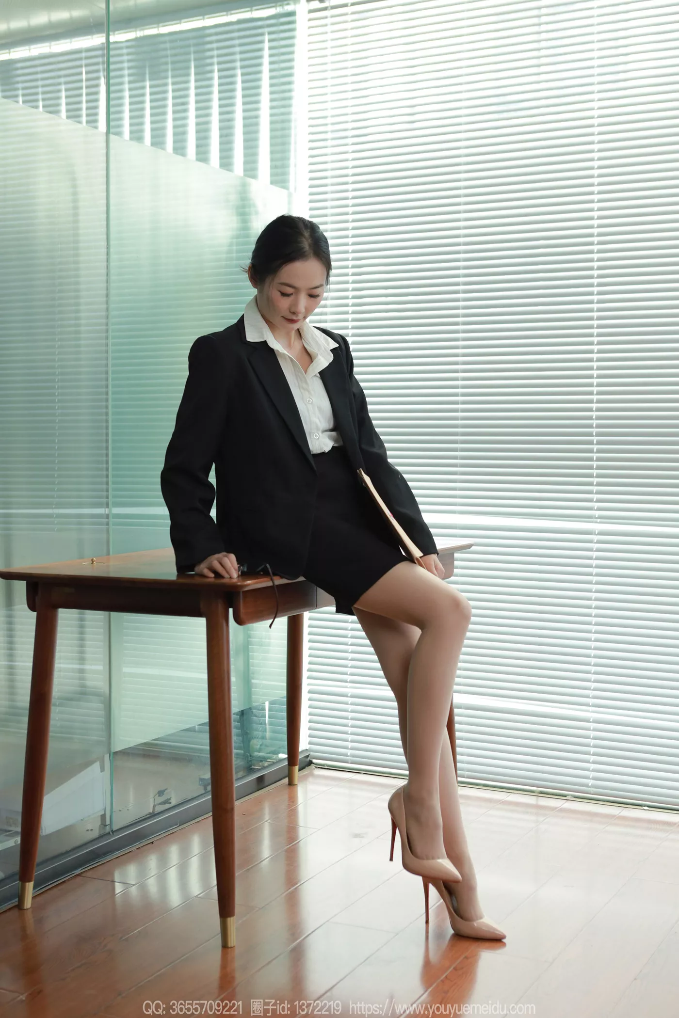 图片[22]-[IESS异思趣向] 2024.12.09 丝享家1919：小金《肉丝主管》[97P] – 速更版-美库