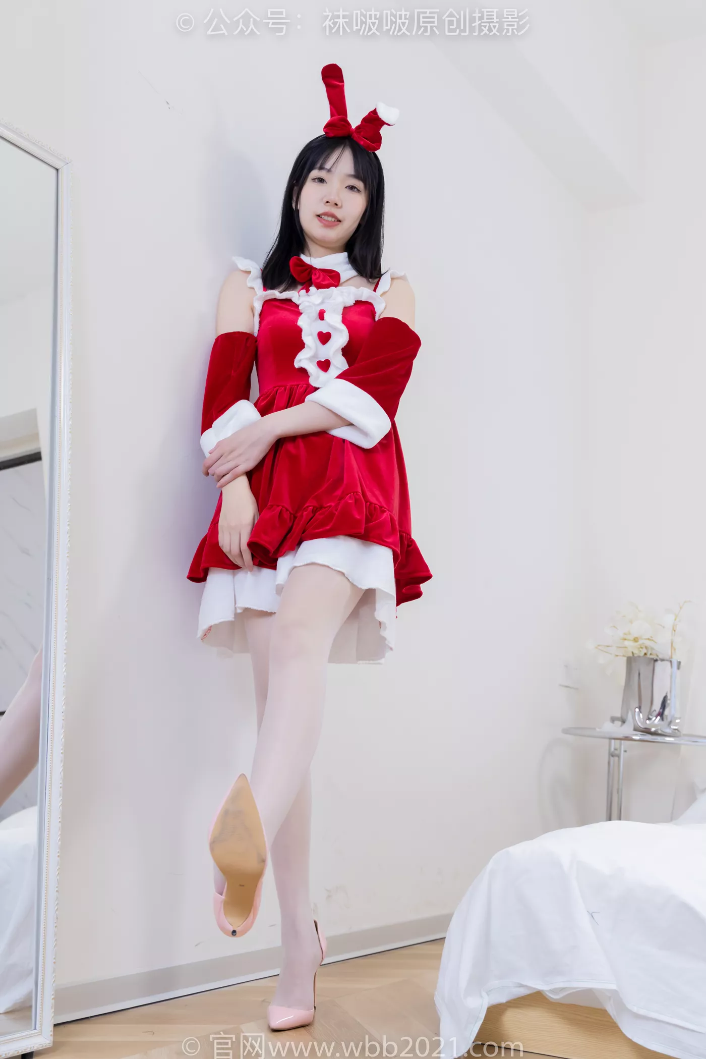 图片[56]-[BoBoSocks袜啵啵]NO.469 小甜豆-高跟鞋、油亮白丝、油亮肉丝、油亮黑丝、小甜豆手写祝福圣诞牌剧情[100P] – 速更版-美库