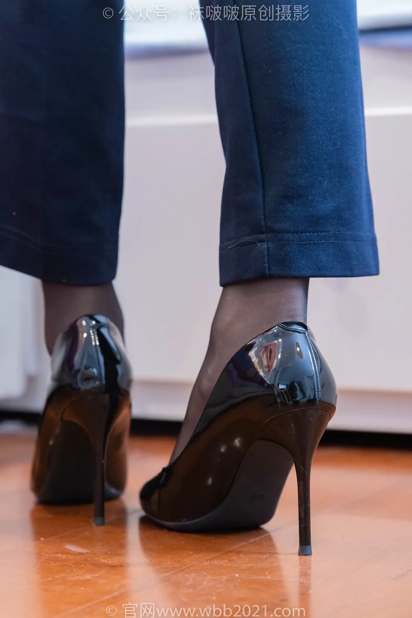 图片[37]-[BoBoSocks袜啵啵]NO.471 甜甜圈-高跟鞋、黑丝、短肉丝、裸足、校服裤里丝[150P] – 速更版-美库