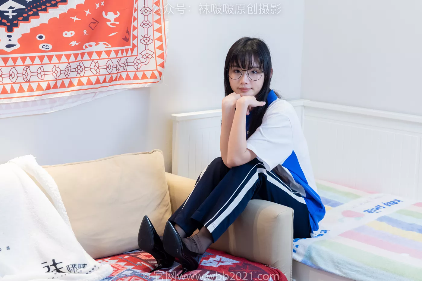 图片[40]-[BoBoSocks袜啵啵]NO.471 甜甜圈-高跟鞋、黑丝、短肉丝、裸足、校服裤里丝[150P] – 速更版-美库