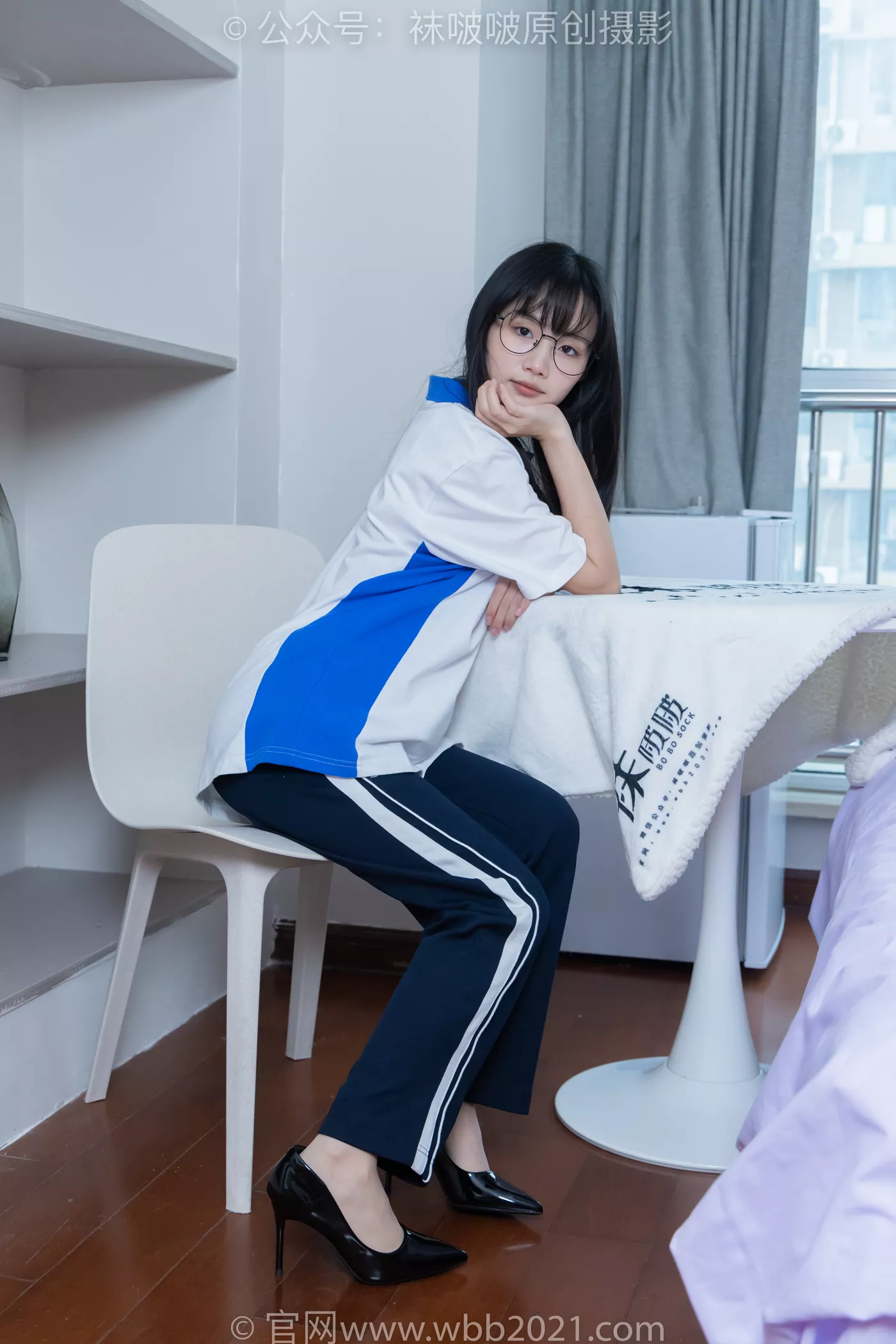 图片[76]-[BoBoSocks袜啵啵]NO.471 甜甜圈-高跟鞋、黑丝、短肉丝、裸足、校服裤里丝[150P] – 速更版-美库