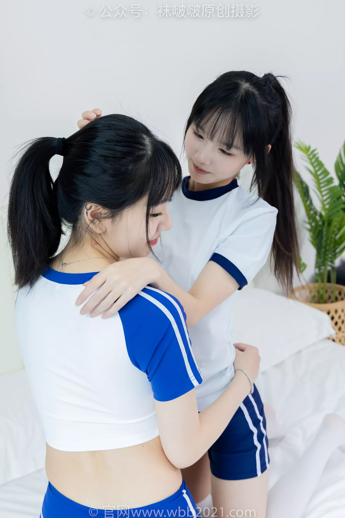 图片[70]-[BoBoSocks袜啵啵]NO.472 小甜豆甜甜圈-两双运动鞋、厚白丝大腿袜、裸足、两位模特丝袜和裸足踩奶油蛋糕剧情[119P] – 速更版-美库