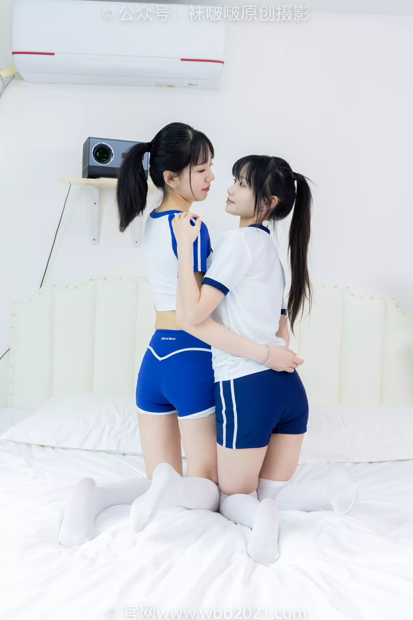 图片[79]-[BoBoSocks袜啵啵]NO.472 小甜豆甜甜圈-两双运动鞋、厚白丝大腿袜、裸足、两位模特丝袜和裸足踩奶油蛋糕剧情[119P] – 速更版-美库