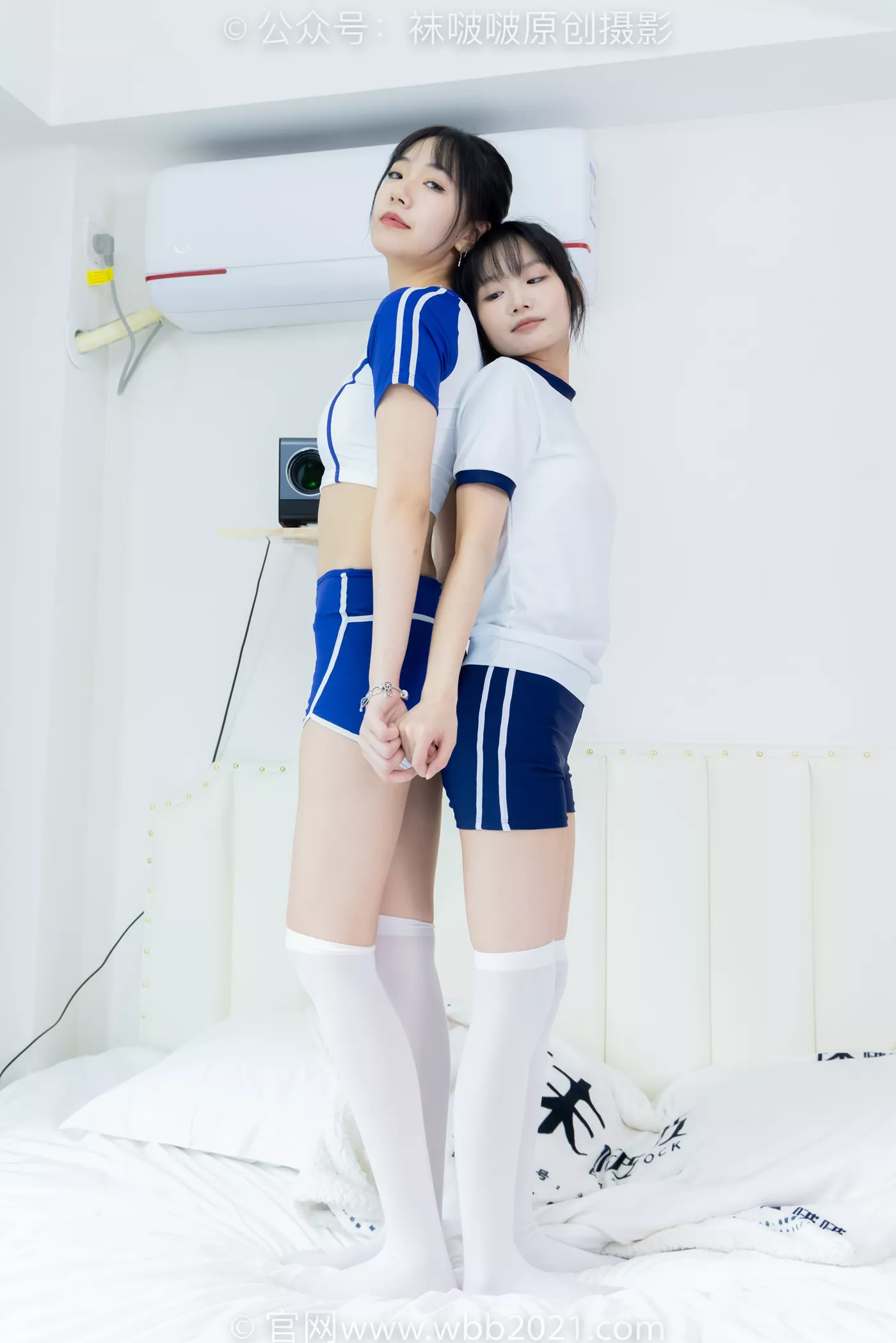 图片[104]-[BoBoSocks袜啵啵]NO.472 小甜豆甜甜圈-两双运动鞋、厚白丝大腿袜、裸足、两位模特丝袜和裸足踩奶油蛋糕剧情[119P] – 速更版-美库