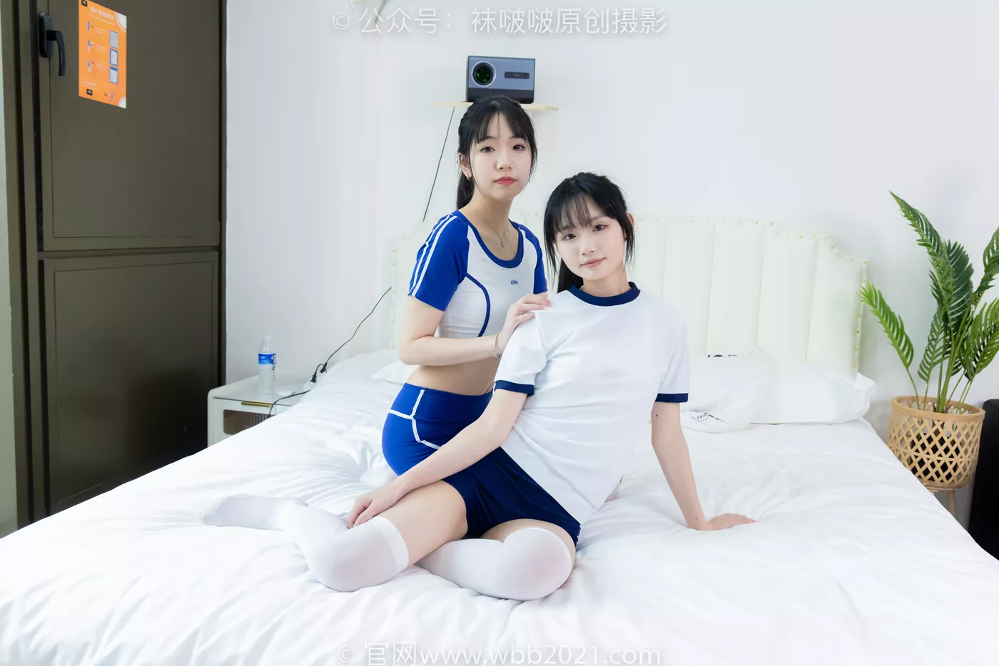 图片[110]-[BoBoSocks袜啵啵]NO.472 小甜豆甜甜圈-两双运动鞋、厚白丝大腿袜、裸足、两位模特丝袜和裸足踩奶油蛋糕剧情[119P] – 速更版-美库