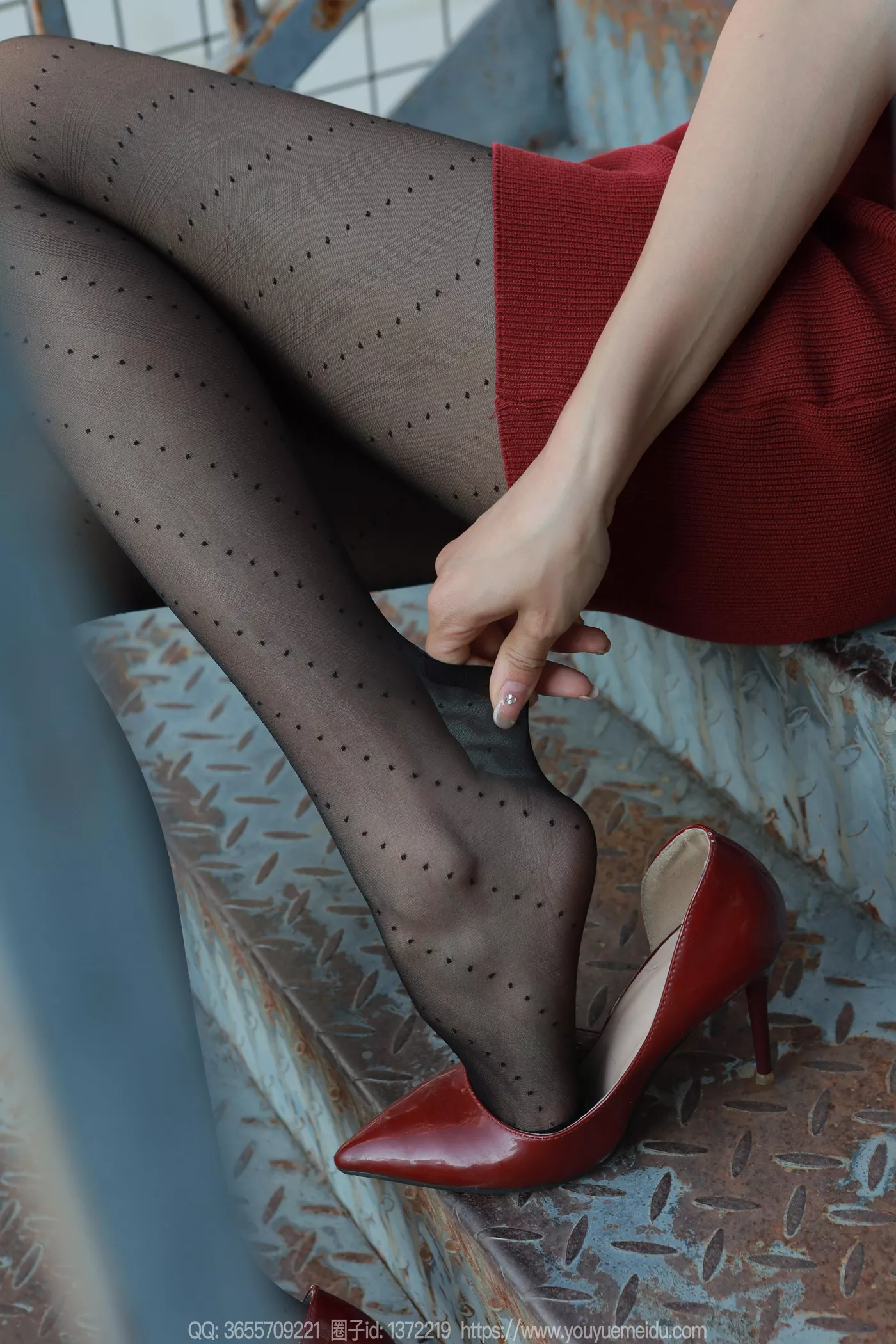 图片[10]-[IESS异思趣向] 2024.12.16 丝享家1925：小九《黑色螺旋波点》[20P] – 速更版-美库