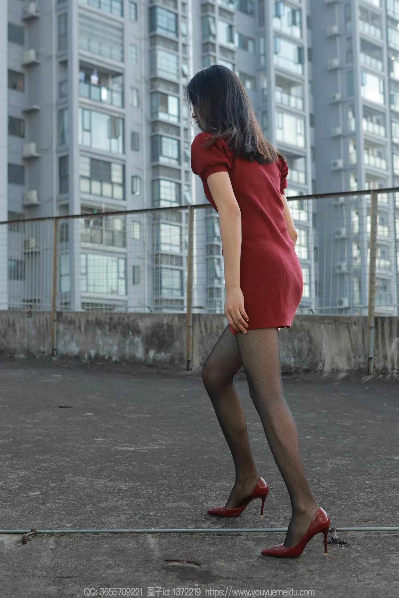 图片[16]-[IESS异思趣向] 2024.12.16 丝享家1925：小九《黑色螺旋波点》[20P] – 速更版-美库