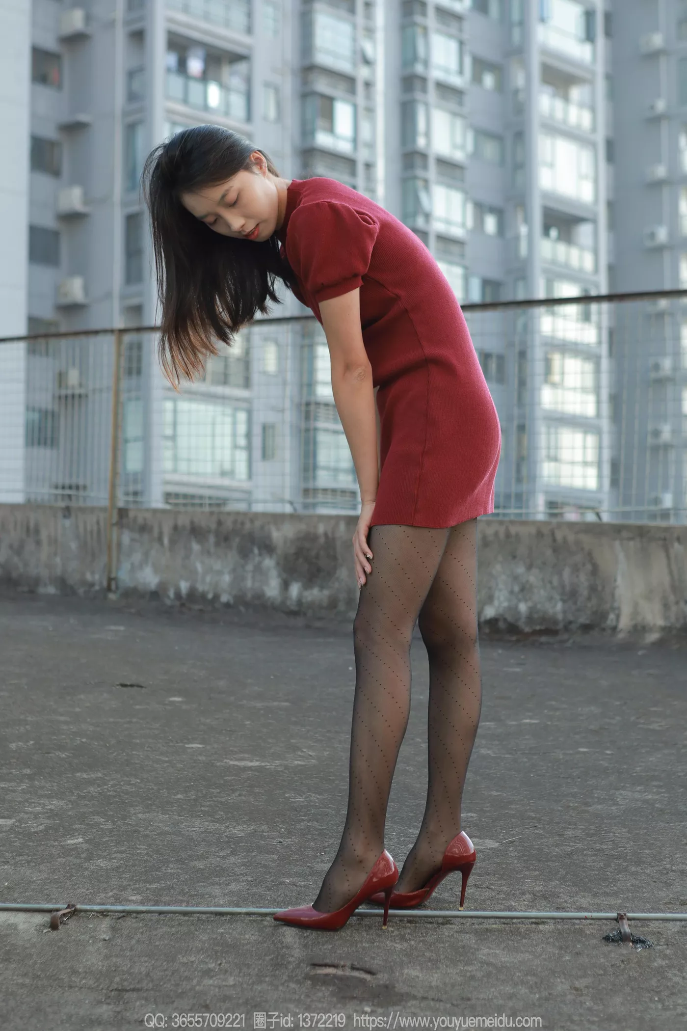 图片[19]-[IESS异思趣向] 2024.12.16 丝享家1925：小九《黑色螺旋波点》[20P] – 速更版-美库