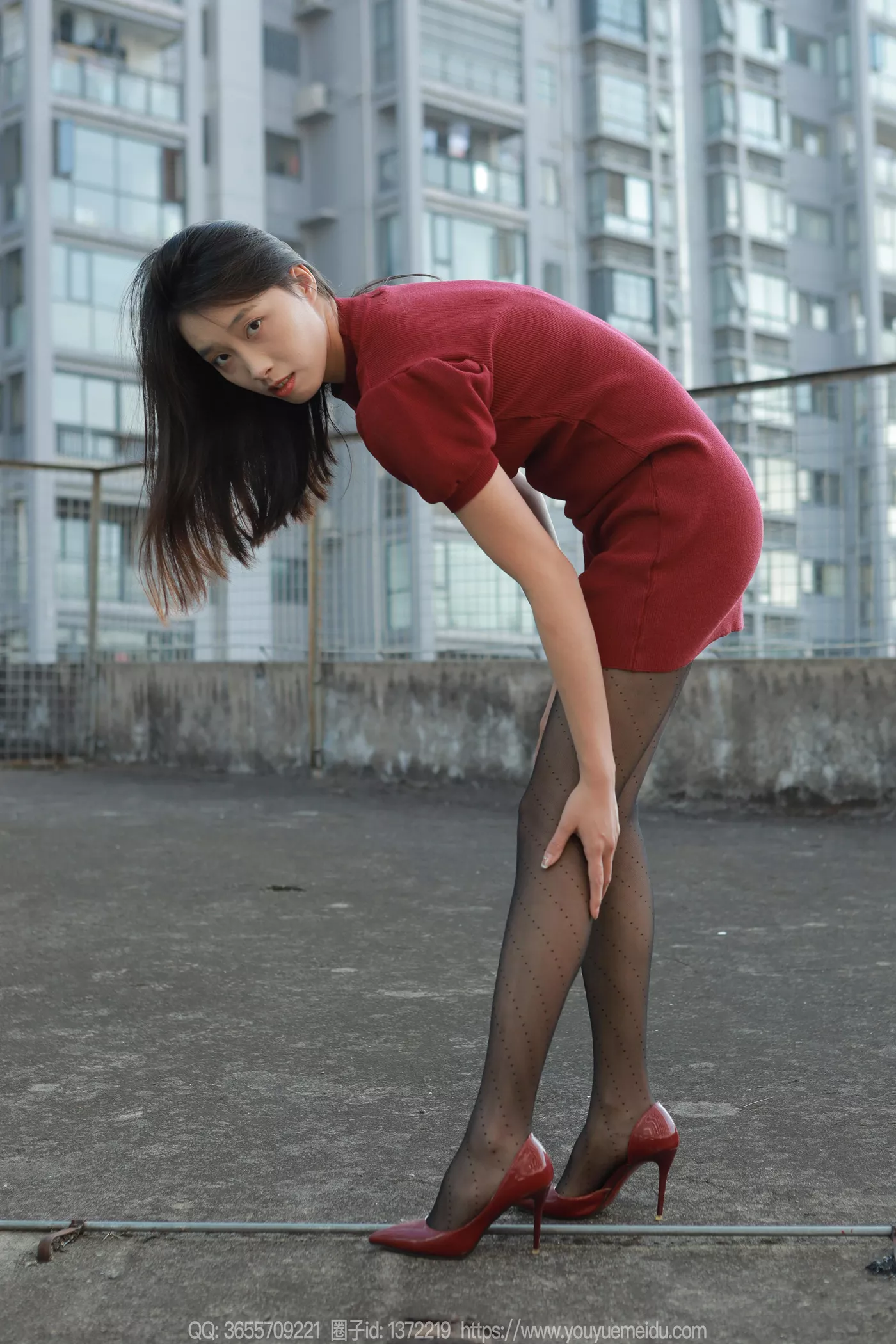 图片[20]-[IESS异思趣向] 2024.12.16 丝享家1925：小九《黑色螺旋波点》[20P] – 速更版-美库