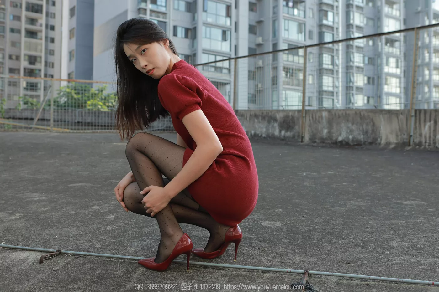 图片[22]-[IESS异思趣向] 2024.12.16 丝享家1925：小九《黑色螺旋波点》[20P] – 速更版-美库