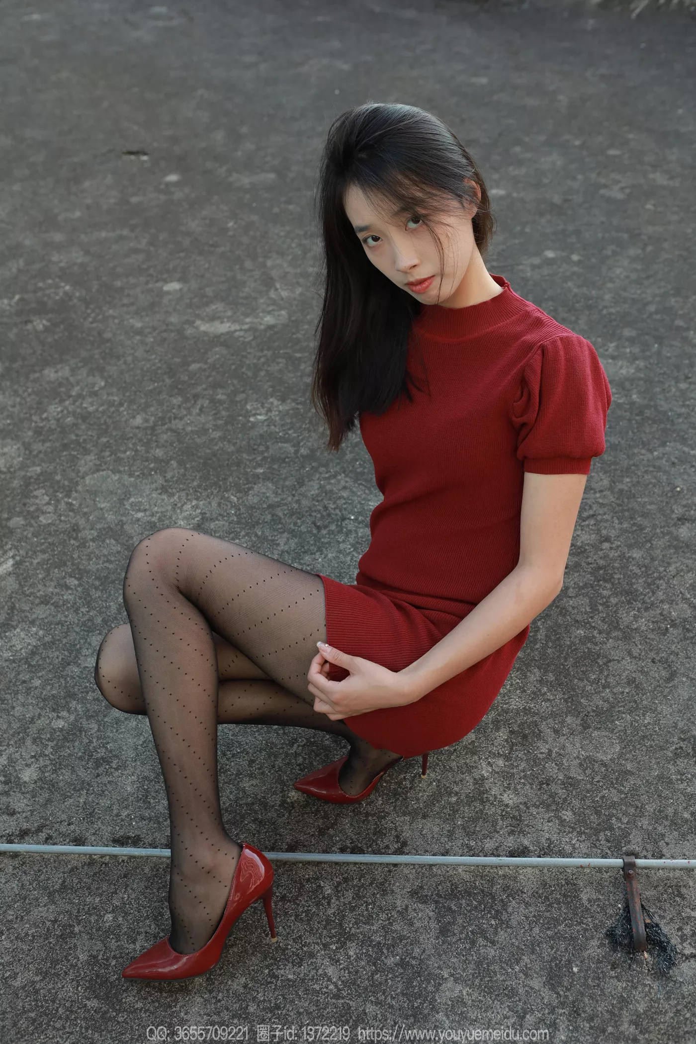 图片[28]-[IESS异思趣向] 2024.12.16 丝享家1925：小九《黑色螺旋波点》[20P] – 速更版-美库