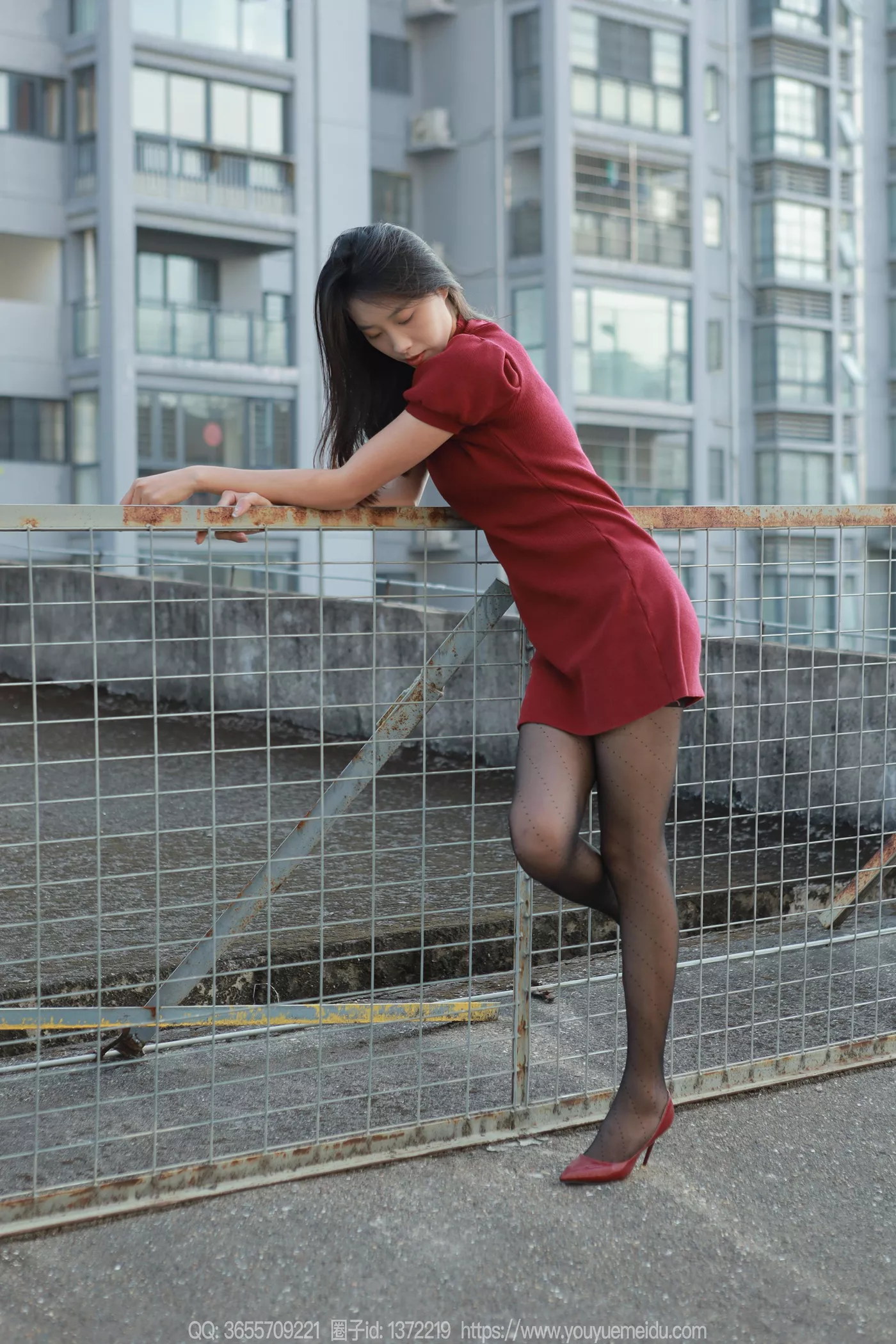 图片[50]-[IESS异思趣向] 2024.12.16 丝享家1925：小九《黑色螺旋波点》[20P] – 速更版-美库