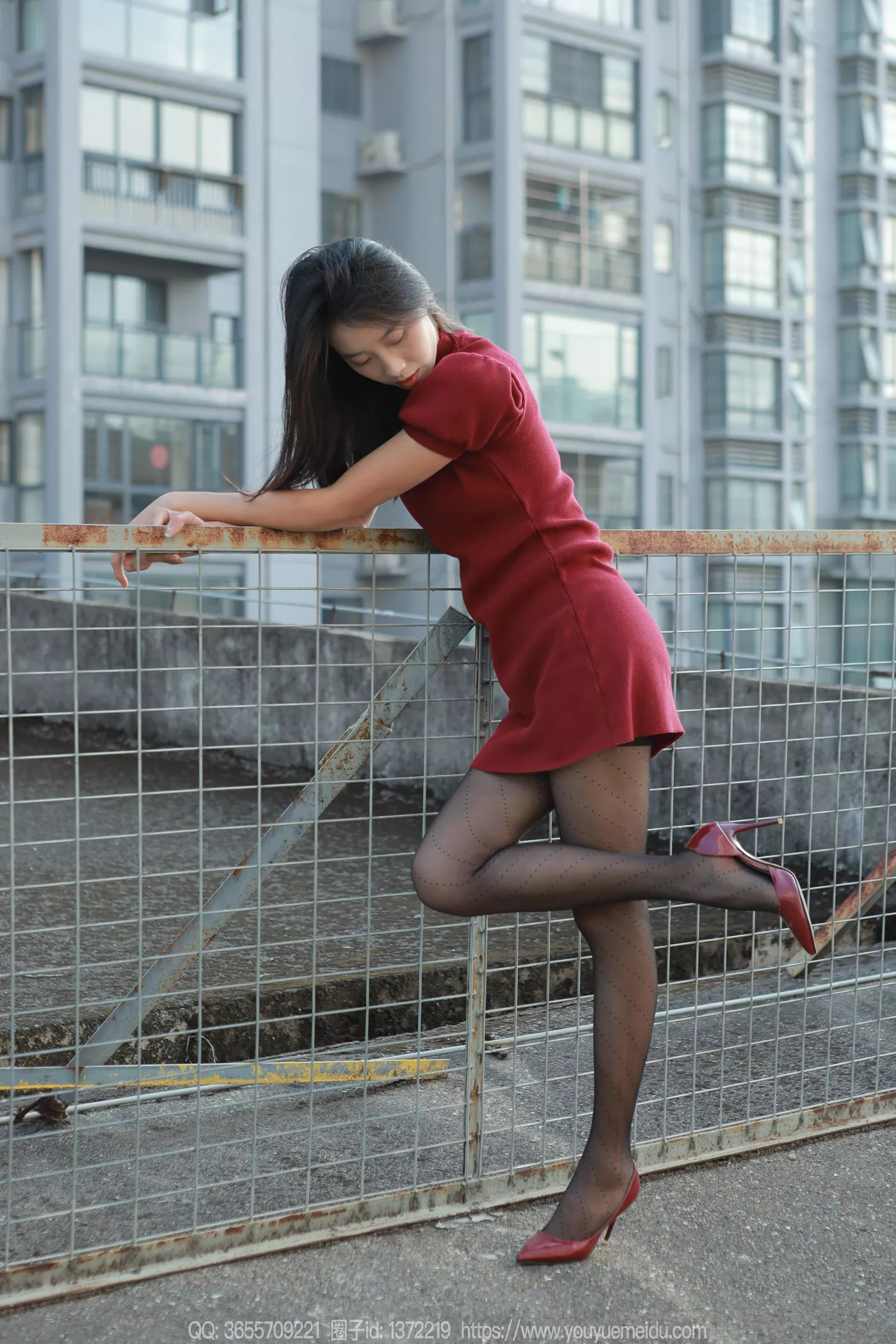 图片[52]-[IESS异思趣向] 2024.12.16 丝享家1925：小九《黑色螺旋波点》[20P] – 速更版-美库