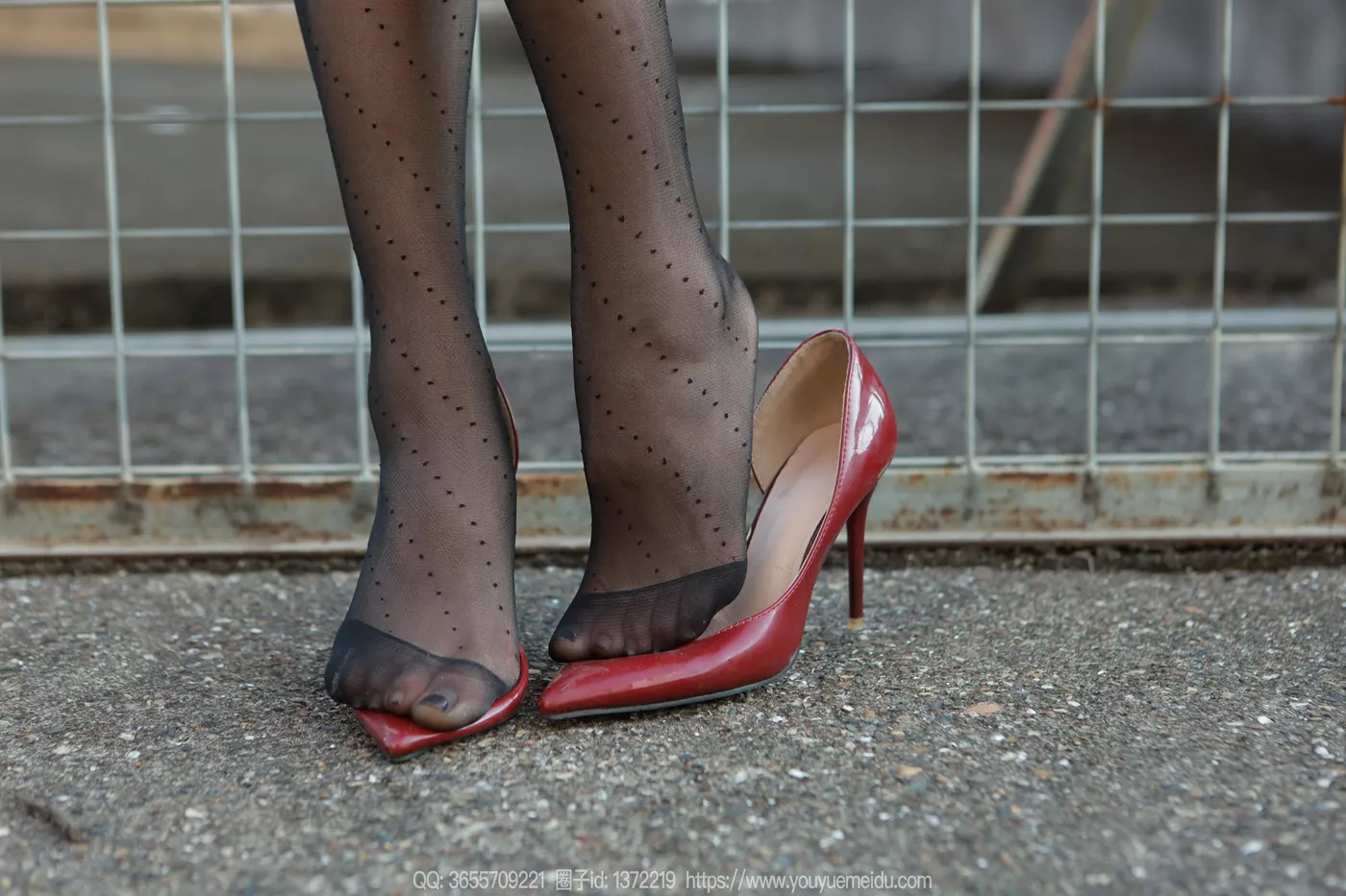 图片[75]-[IESS异思趣向] 2024.12.16 丝享家1925：小九《黑色螺旋波点》[20P] – 速更版-美库