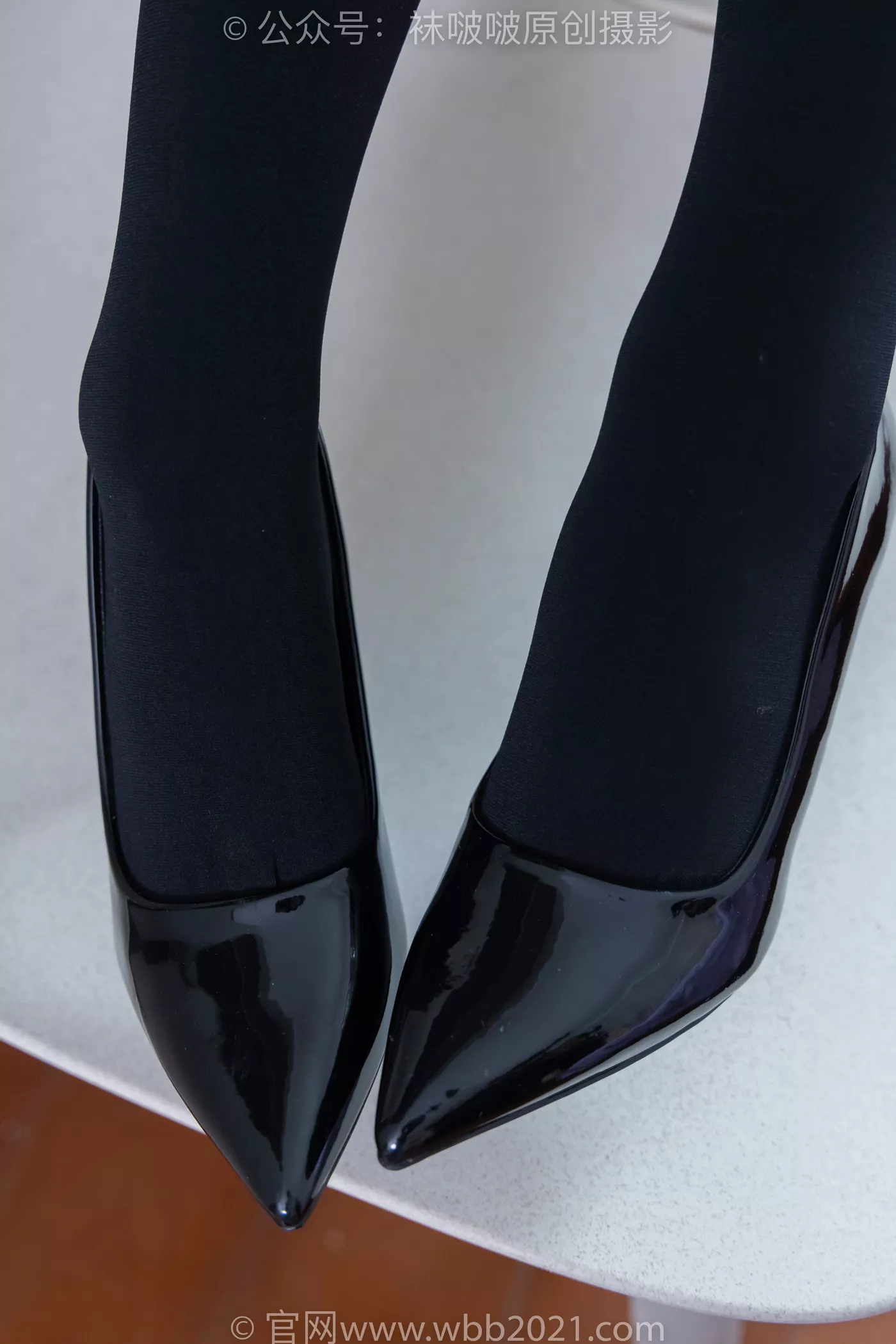 图片[17]-[BoBoSocks袜啵啵]NO.477 甜甜圈 高跟鞋、高跟凉鞋、厚黑丝、白丝、裸足、穿鞋和丝袜踩小汽车小人军团巨大娘剧情[150P] – 速更版-美库