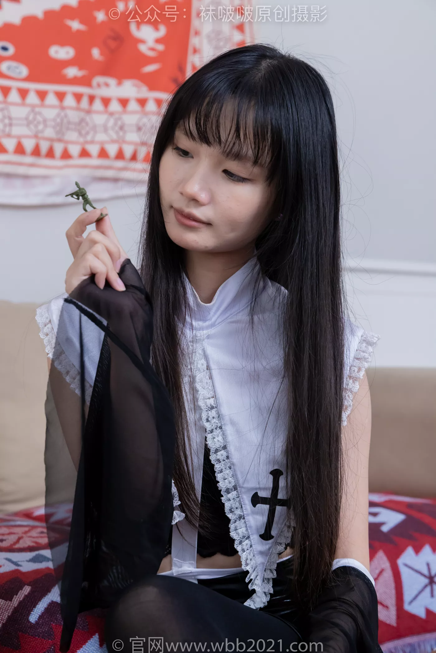 图片[46]-[BoBoSocks袜啵啵]NO.477 甜甜圈 高跟鞋、高跟凉鞋、厚黑丝、白丝、裸足、穿鞋和丝袜踩小汽车小人军团巨大娘剧情[150P] – 速更版-美库