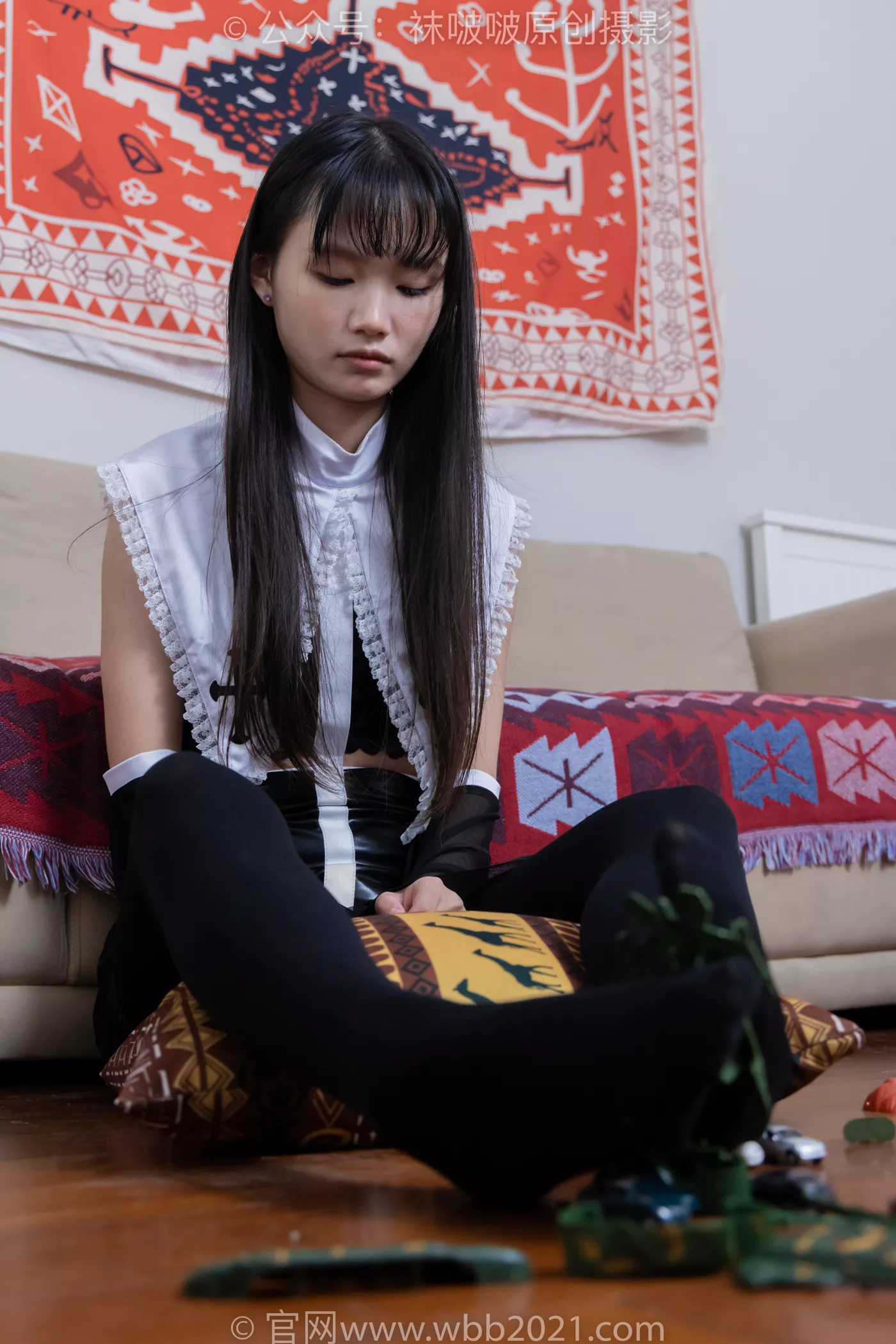 图片[58]-[BoBoSocks袜啵啵]NO.477 甜甜圈 高跟鞋、高跟凉鞋、厚黑丝、白丝、裸足、穿鞋和丝袜踩小汽车小人军团巨大娘剧情[150P] – 速更版-美库