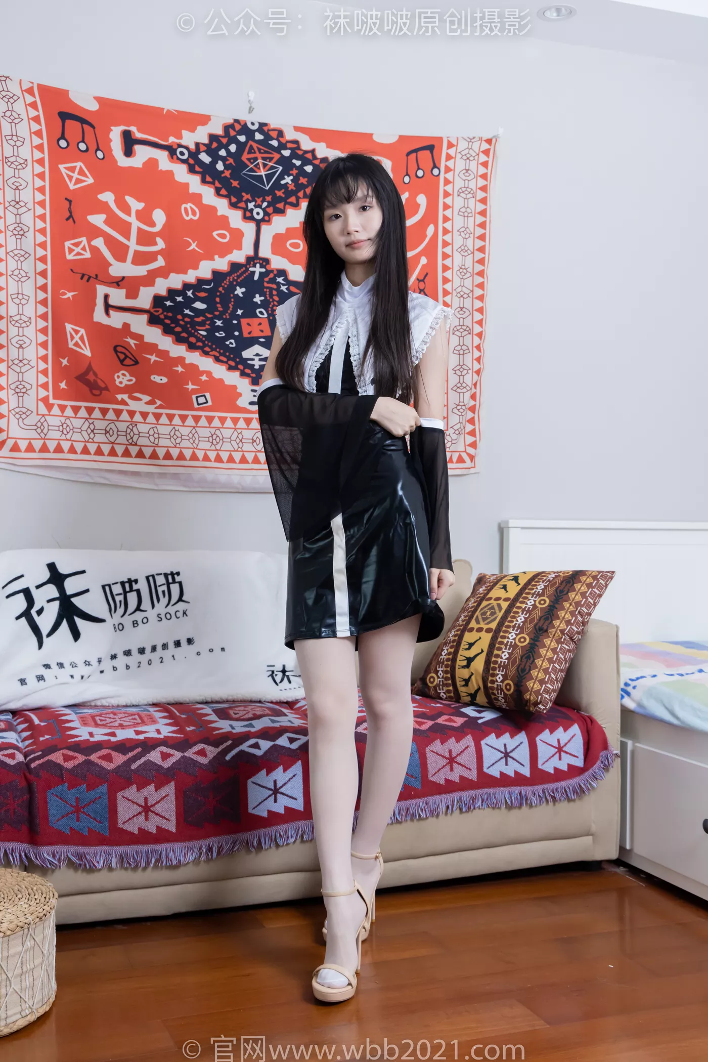 图片[113]-[BoBoSocks袜啵啵]NO.477 甜甜圈 高跟鞋、高跟凉鞋、厚黑丝、白丝、裸足、穿鞋和丝袜踩小汽车小人军团巨大娘剧情[150P] – 速更版-美库