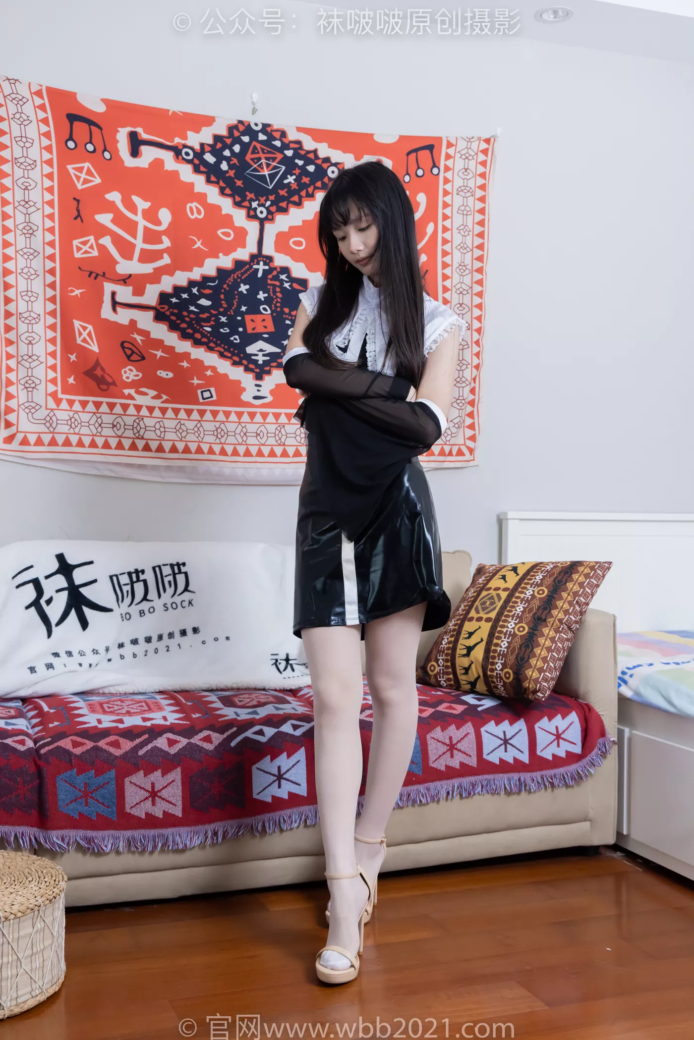 图片[114]-[BoBoSocks袜啵啵]NO.477 甜甜圈 高跟鞋、高跟凉鞋、厚黑丝、白丝、裸足、穿鞋和丝袜踩小汽车小人军团巨大娘剧情[150P] – 速更版-美库