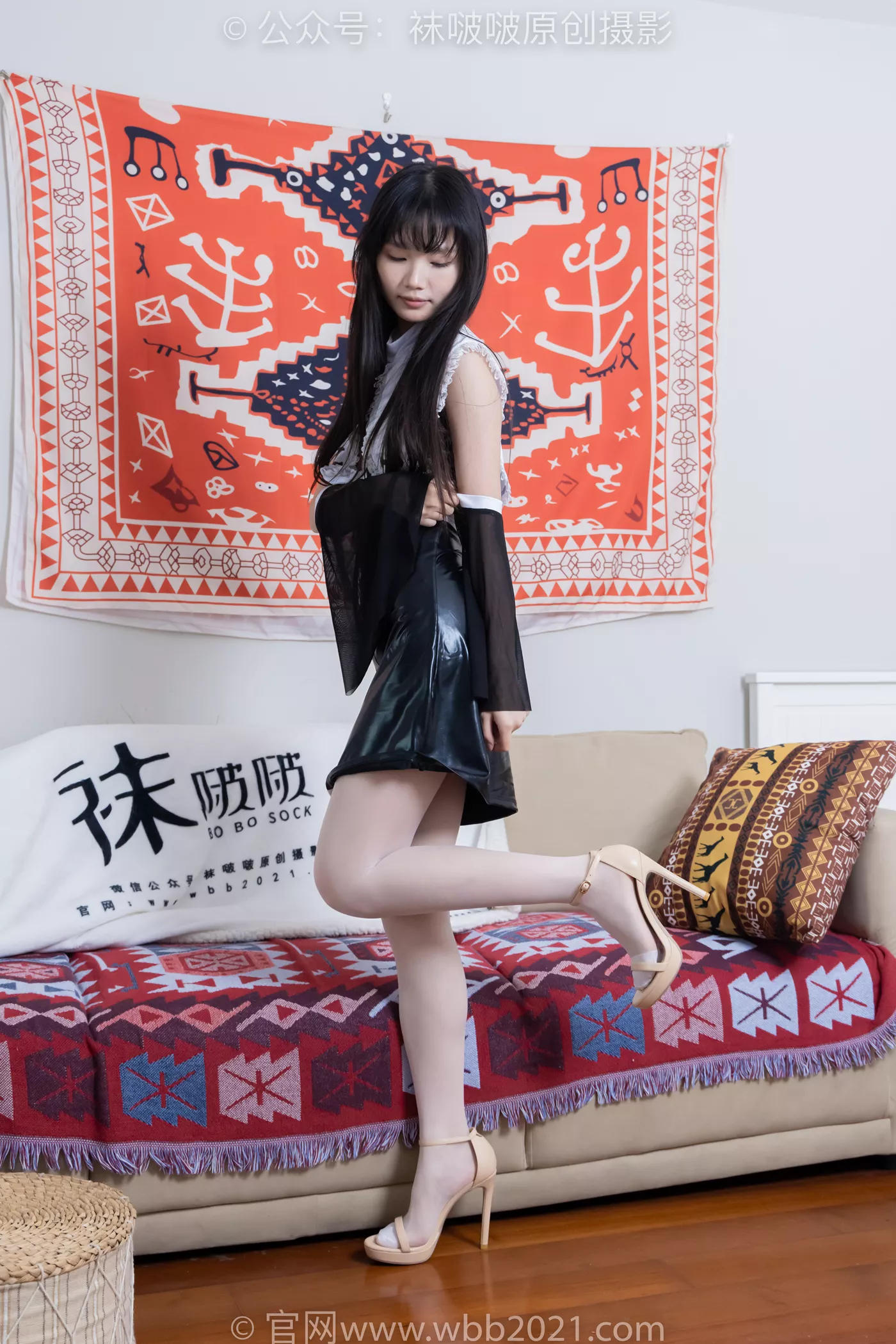 图片[116]-[BoBoSocks袜啵啵]NO.477 甜甜圈 高跟鞋、高跟凉鞋、厚黑丝、白丝、裸足、穿鞋和丝袜踩小汽车小人军团巨大娘剧情[150P] – 速更版-美库