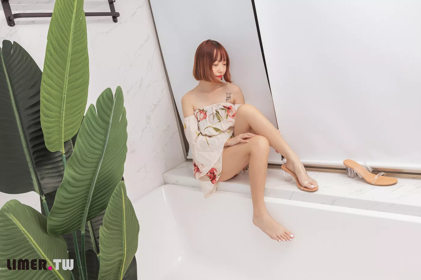 图片[23]-Limerence原创 NO.093 小容包 浴室高跟鞋邂逅[120P] – 速更版-美库