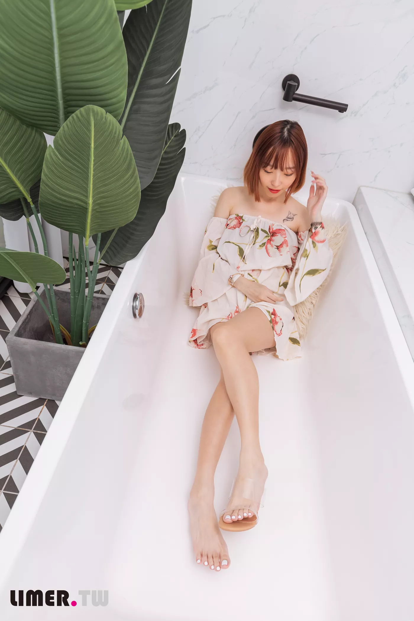 图片[47]-Limerence原创 NO.093 小容包 浴室高跟鞋邂逅[120P] – 速更版-美库