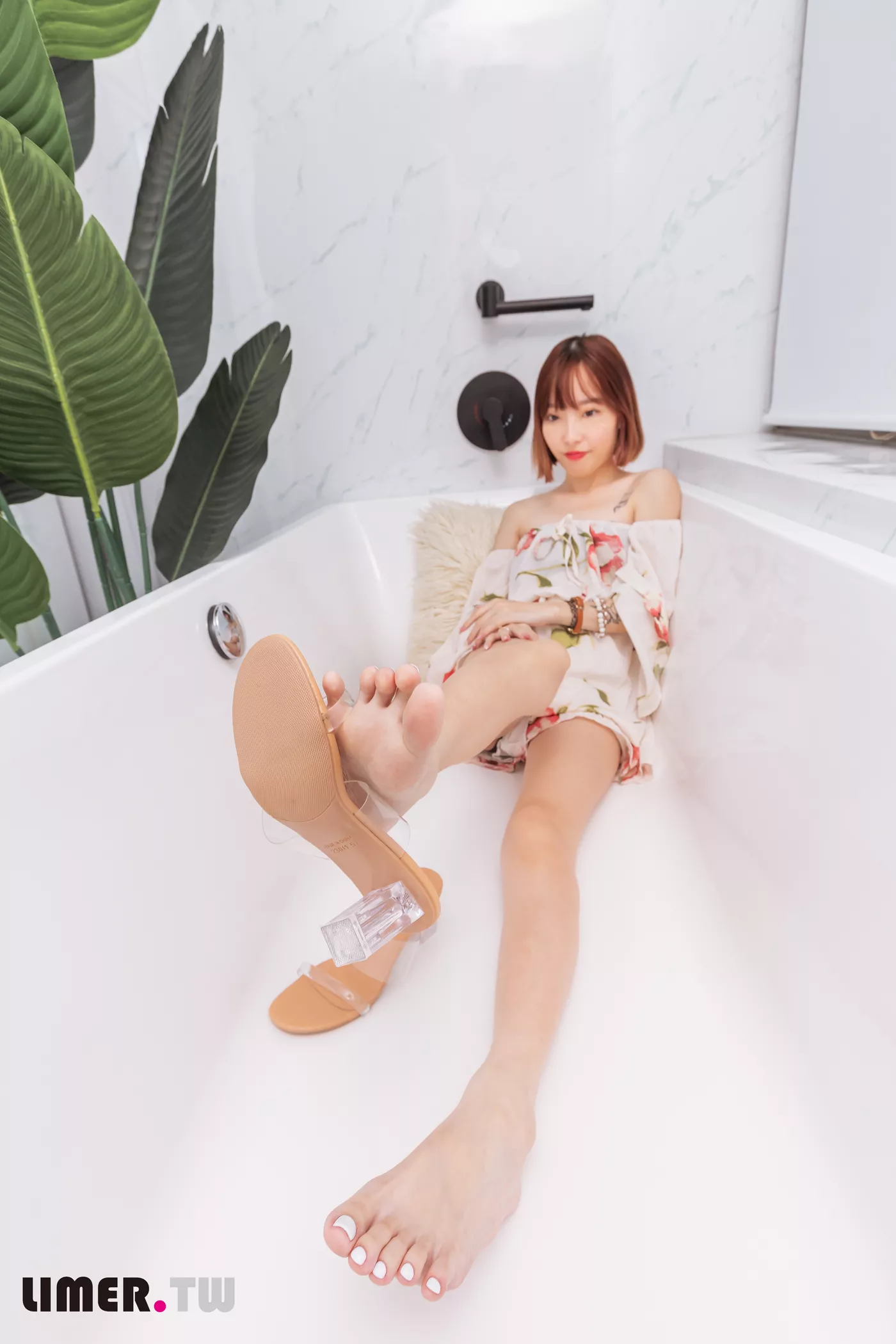 图片[57]-Limerence原创 NO.093 小容包 浴室高跟鞋邂逅[120P] – 速更版-美库