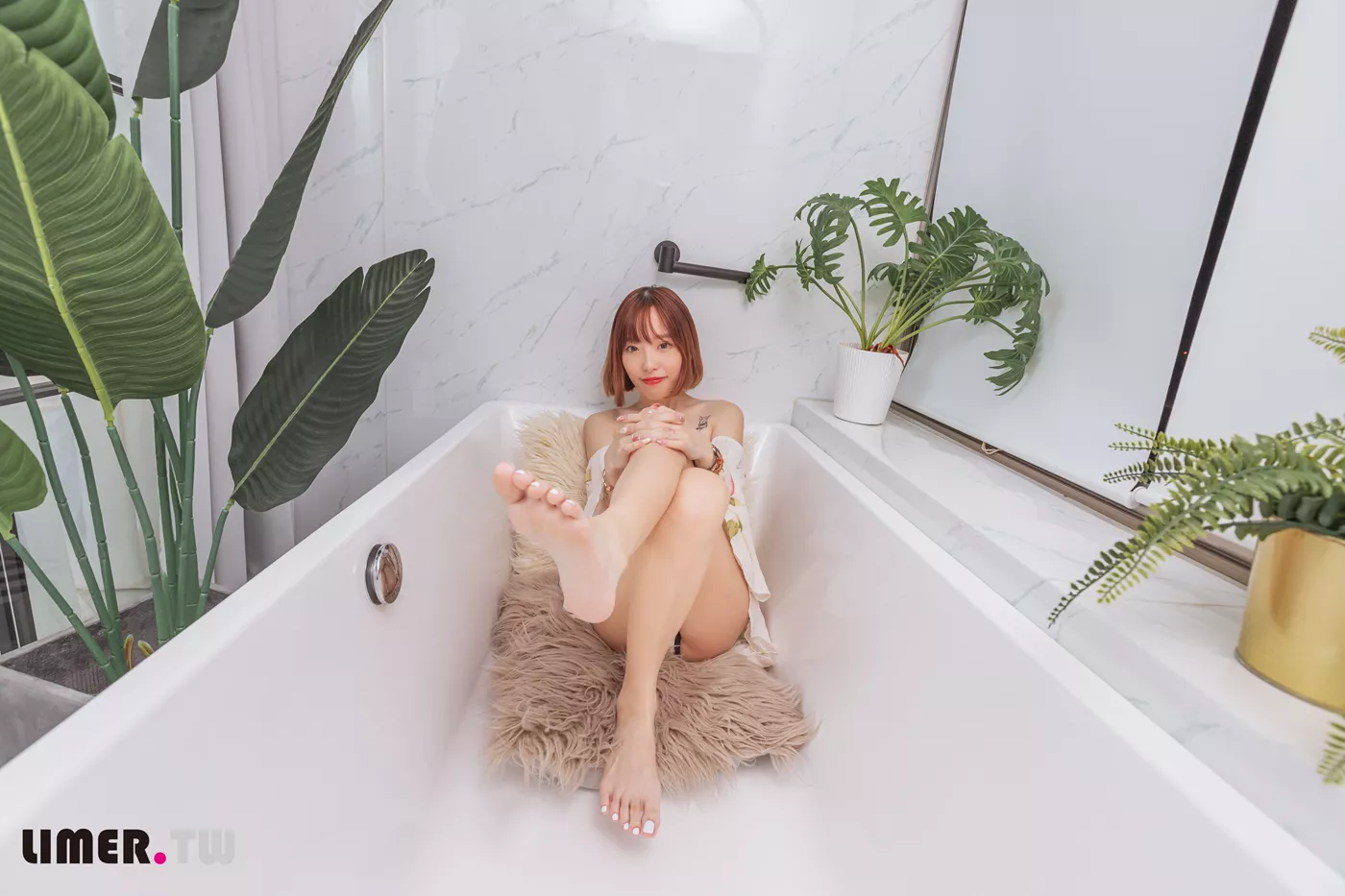 图片[97]-Limerence原创 NO.093 小容包 浴室高跟鞋邂逅[120P] – 速更版-美库
