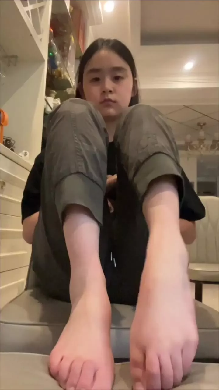 图片[11]-脚模面试脸足同框套路系列-140 [20P] – 速更版-美库