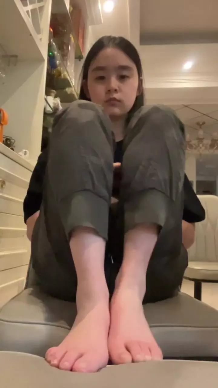 图片[20]-脚模面试脸足同框套路系列-140 [20P] – 速更版-美库