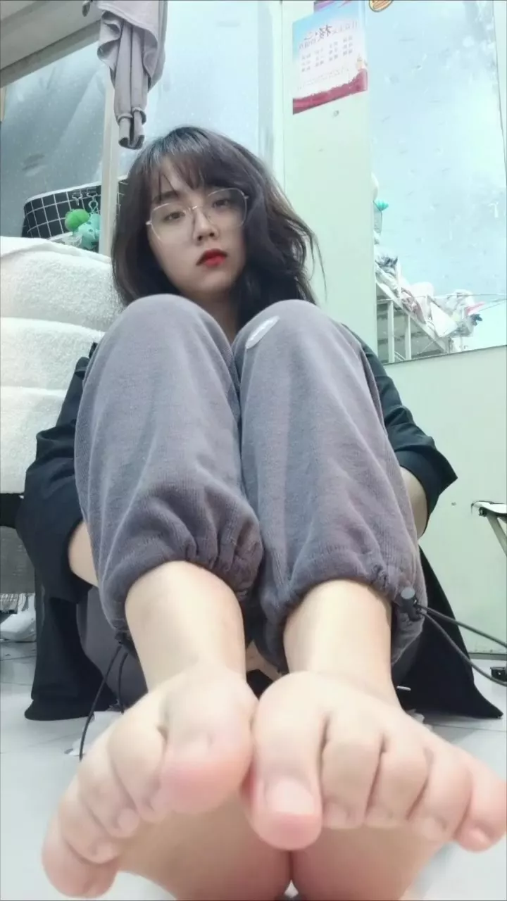 图片[14]-脚模面试脸足同框套路系列-141[20P] – 速更版-美库