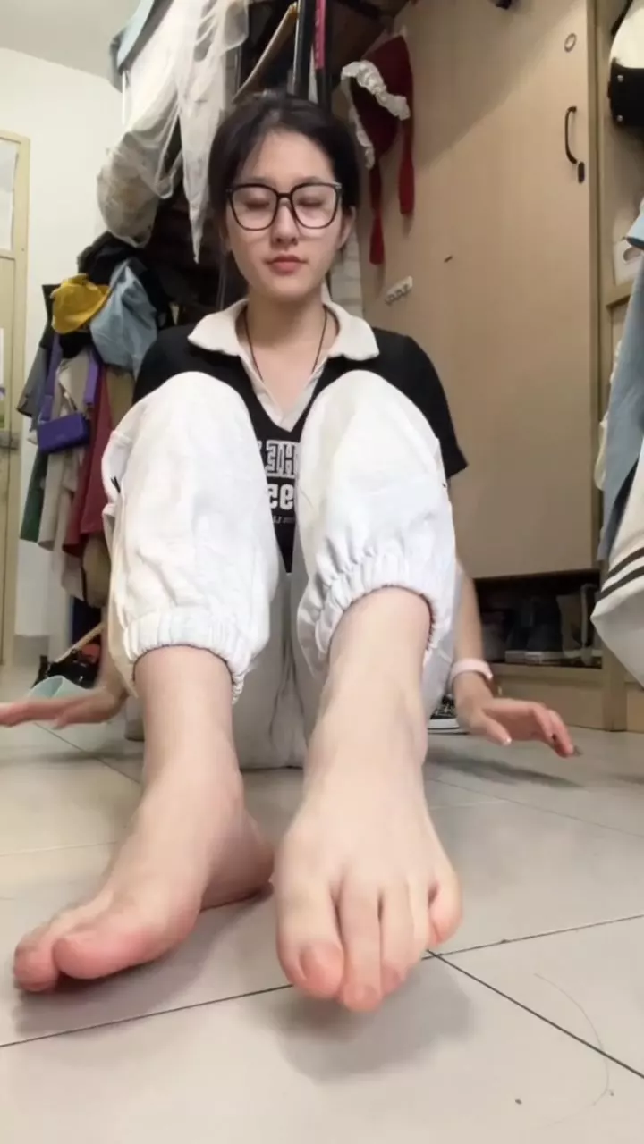 图片[19]-脚模面试脸足同框套路系列-142[20P] – 速更版-美库