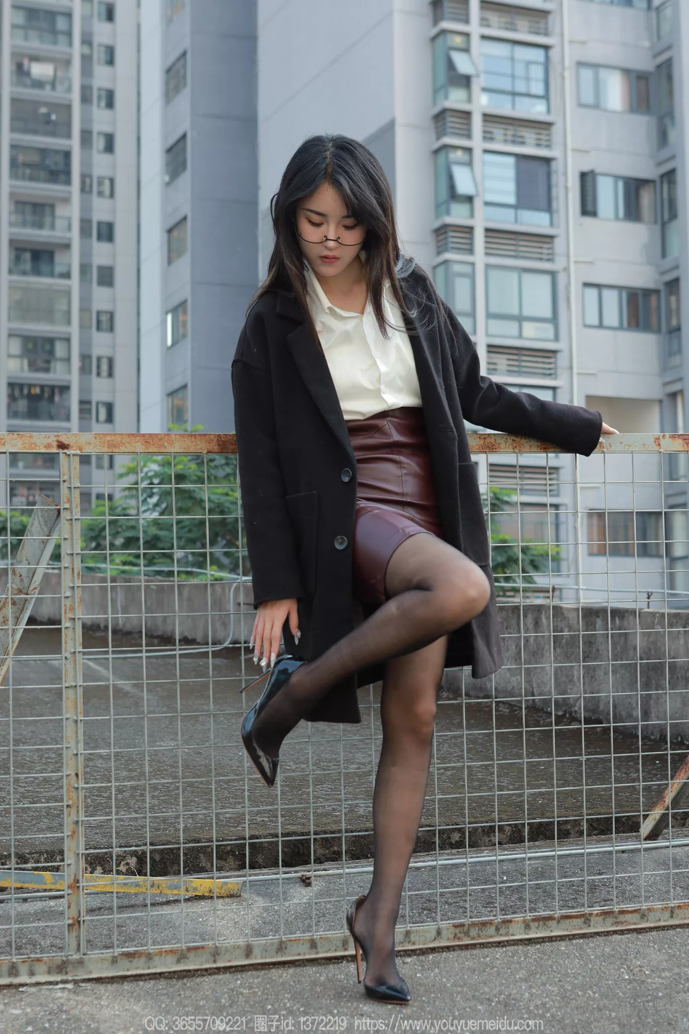 图片[15]-[IESS异思趣向] 2024.12.22 丝享家1930：小宝《眼镜美女》[91P] – 速更版-美库