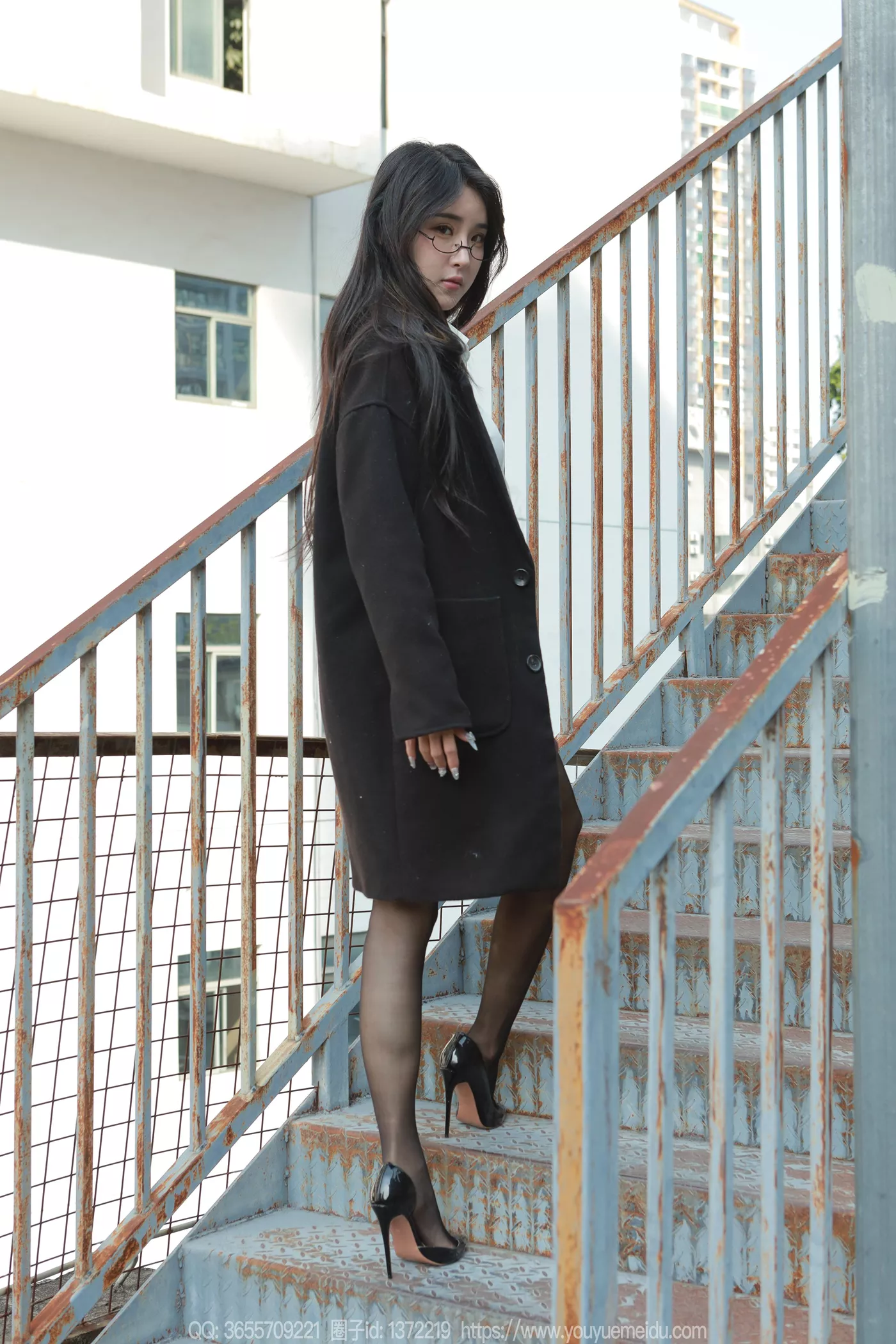 图片[37]-[IESS异思趣向] 2024.12.22 丝享家1930：小宝《眼镜美女》[91P] – 速更版-美库